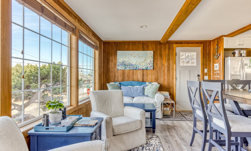 Ocean view home 1 block from the beach with hot tub deck and fireplace