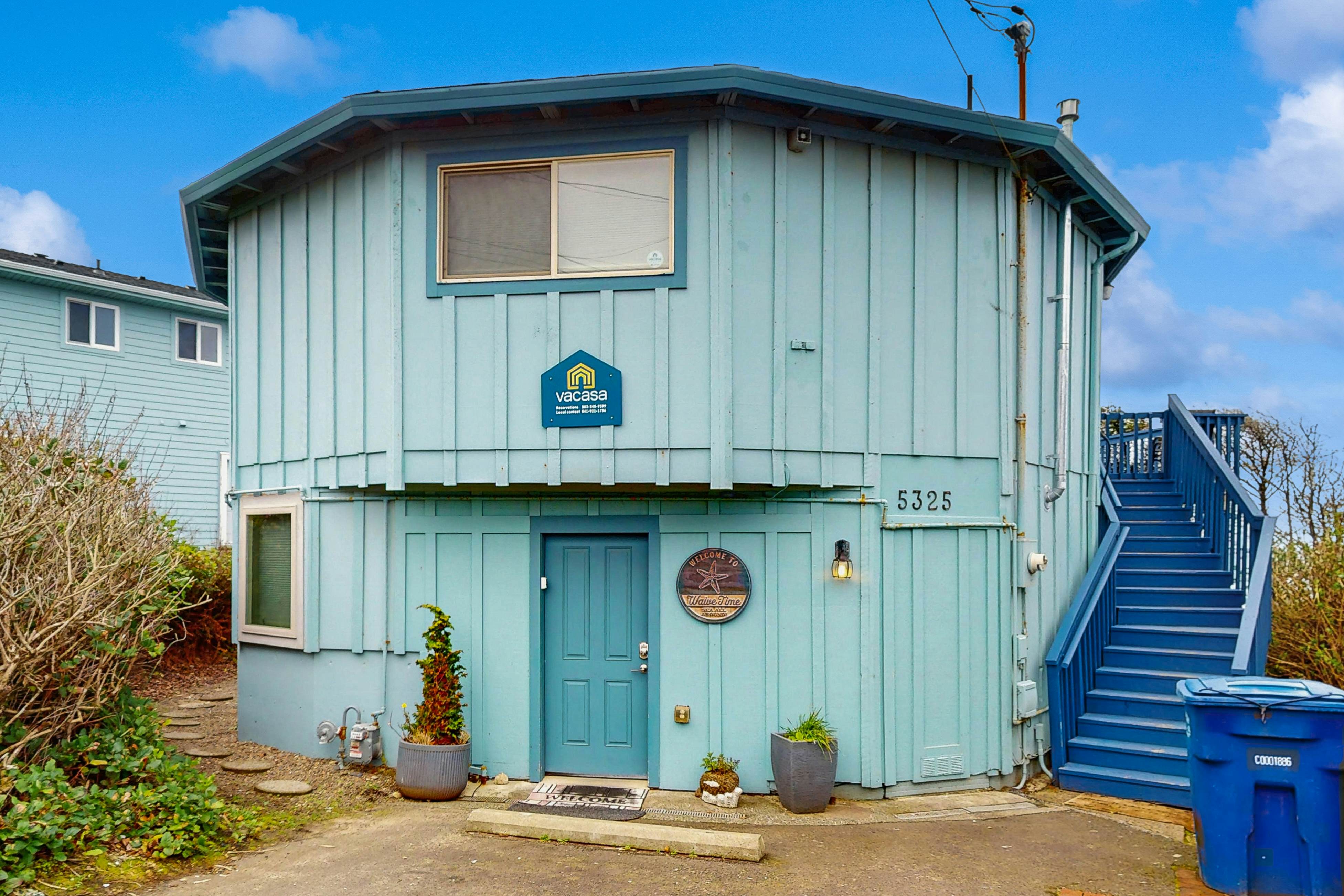 Dog-friendly, oceanfront home with private hot tub, sauna & incredible view