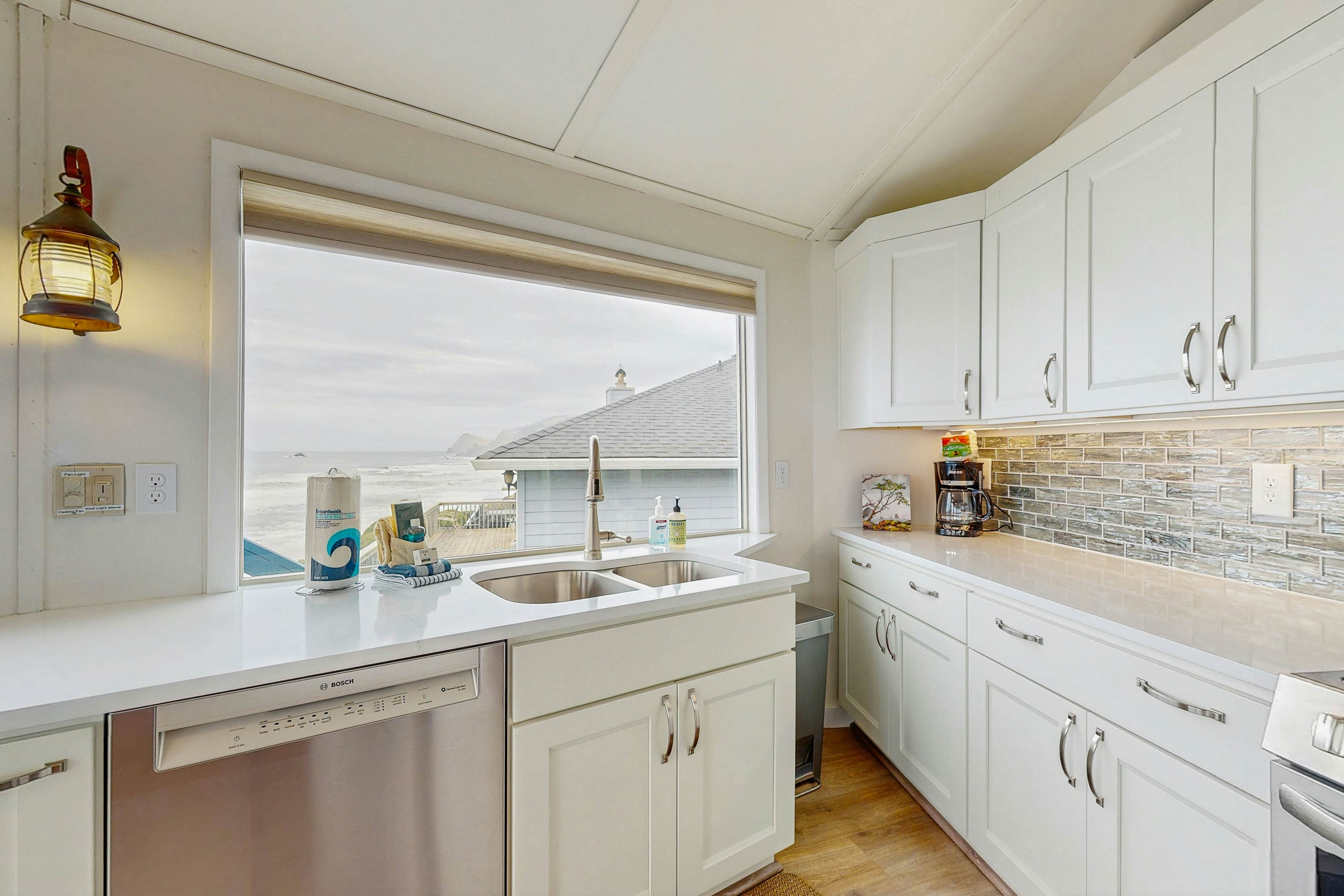 Dog-friendly, oceanfront home with private hot tub, sauna & incredible view