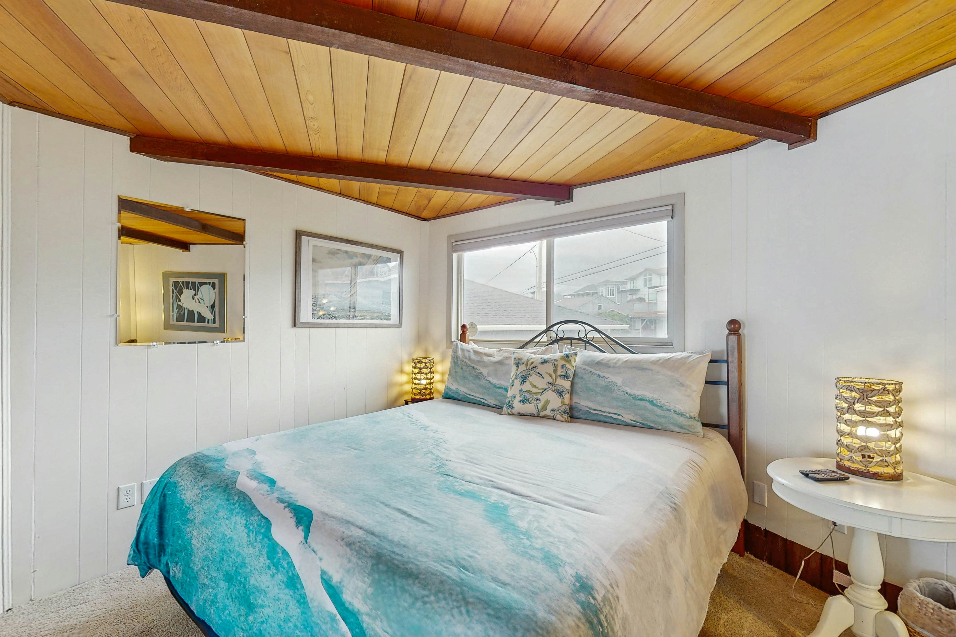 Dog-friendly, oceanfront home with private hot tub, sauna & incredible view