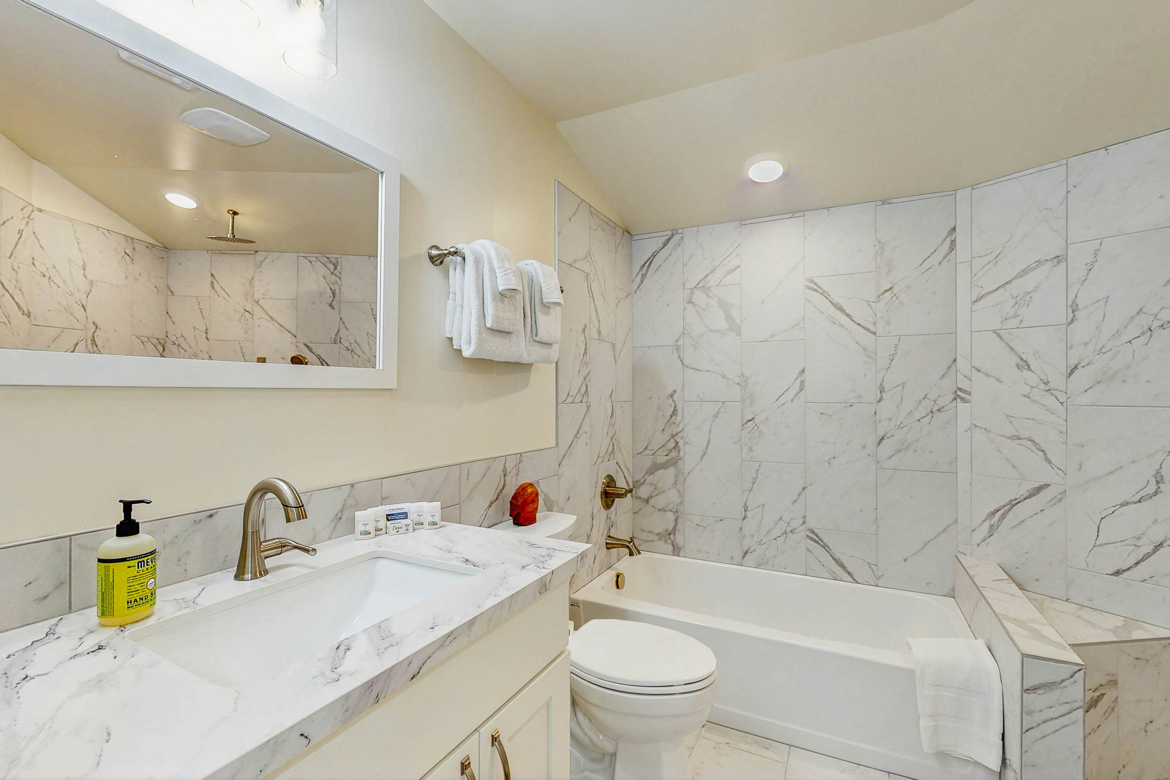 Dog-friendly, oceanfront home with private hot tub, sauna & incredible view