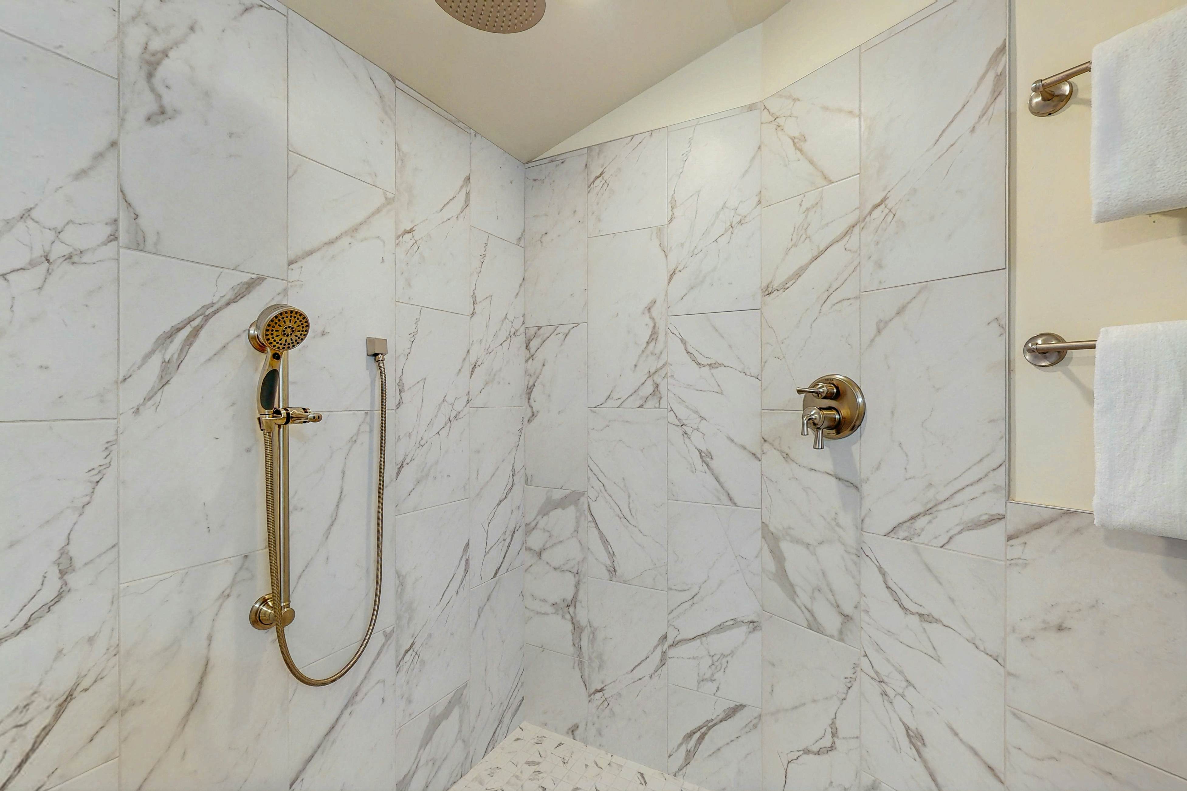 Dog-friendly, oceanfront home with private hot tub, sauna & incredible view