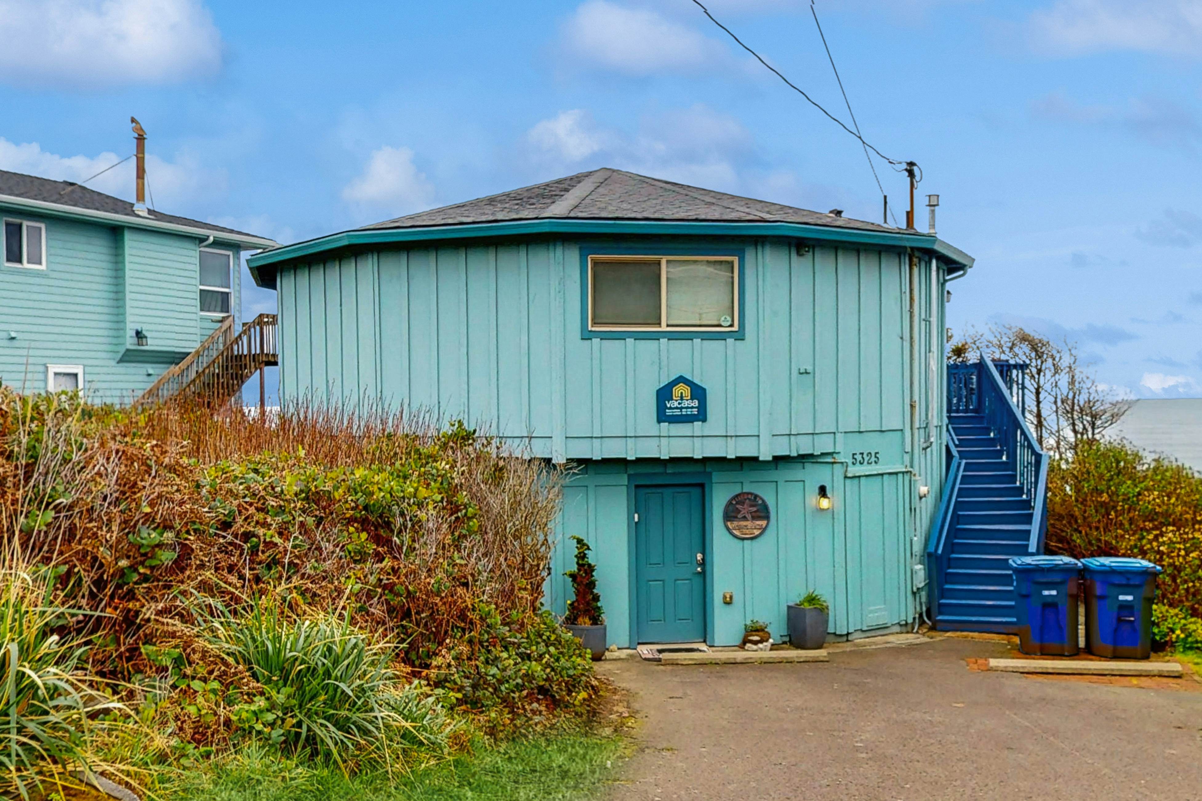 Dog-friendly, oceanfront home with private hot tub, sauna & incredible view