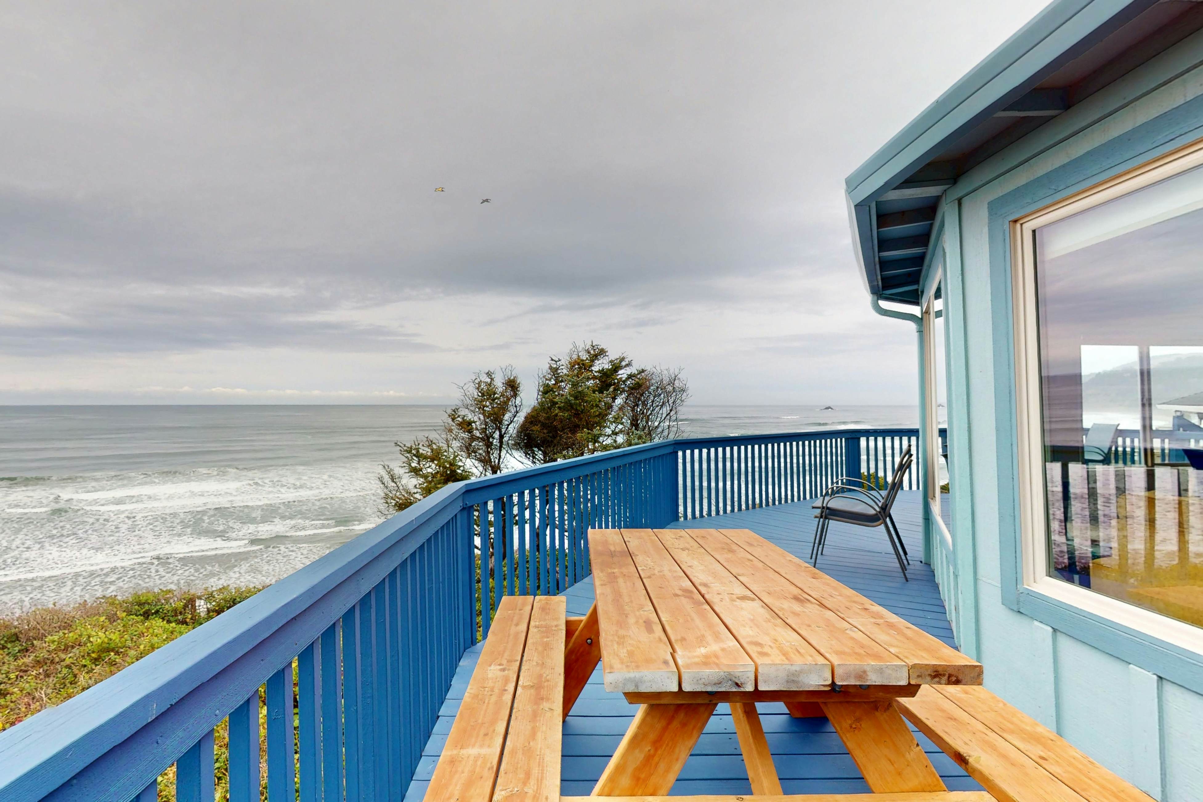 Dog-friendly, oceanfront home with private hot tub, sauna & incredible view