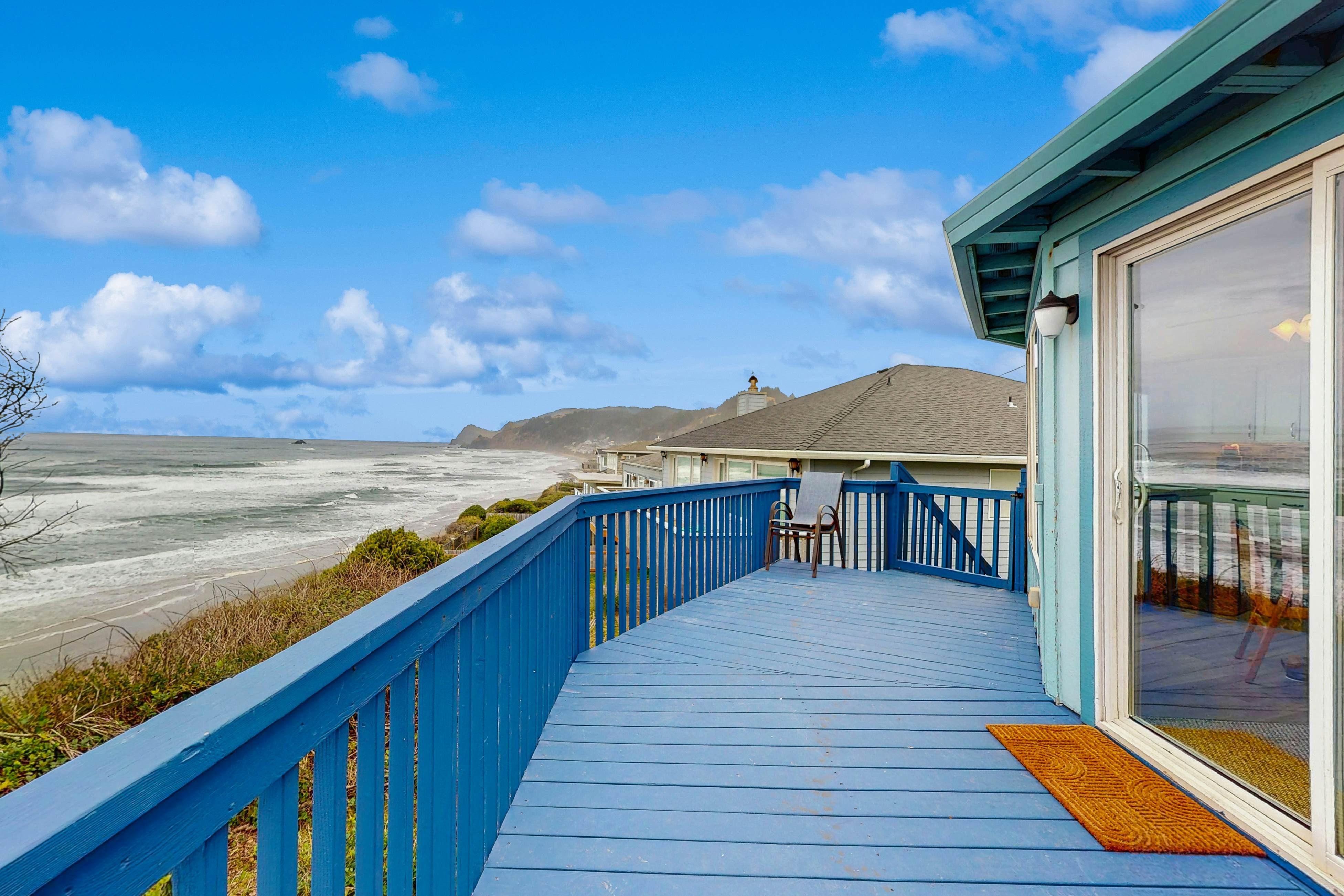Dog-friendly, oceanfront home with private hot tub, sauna & incredible view