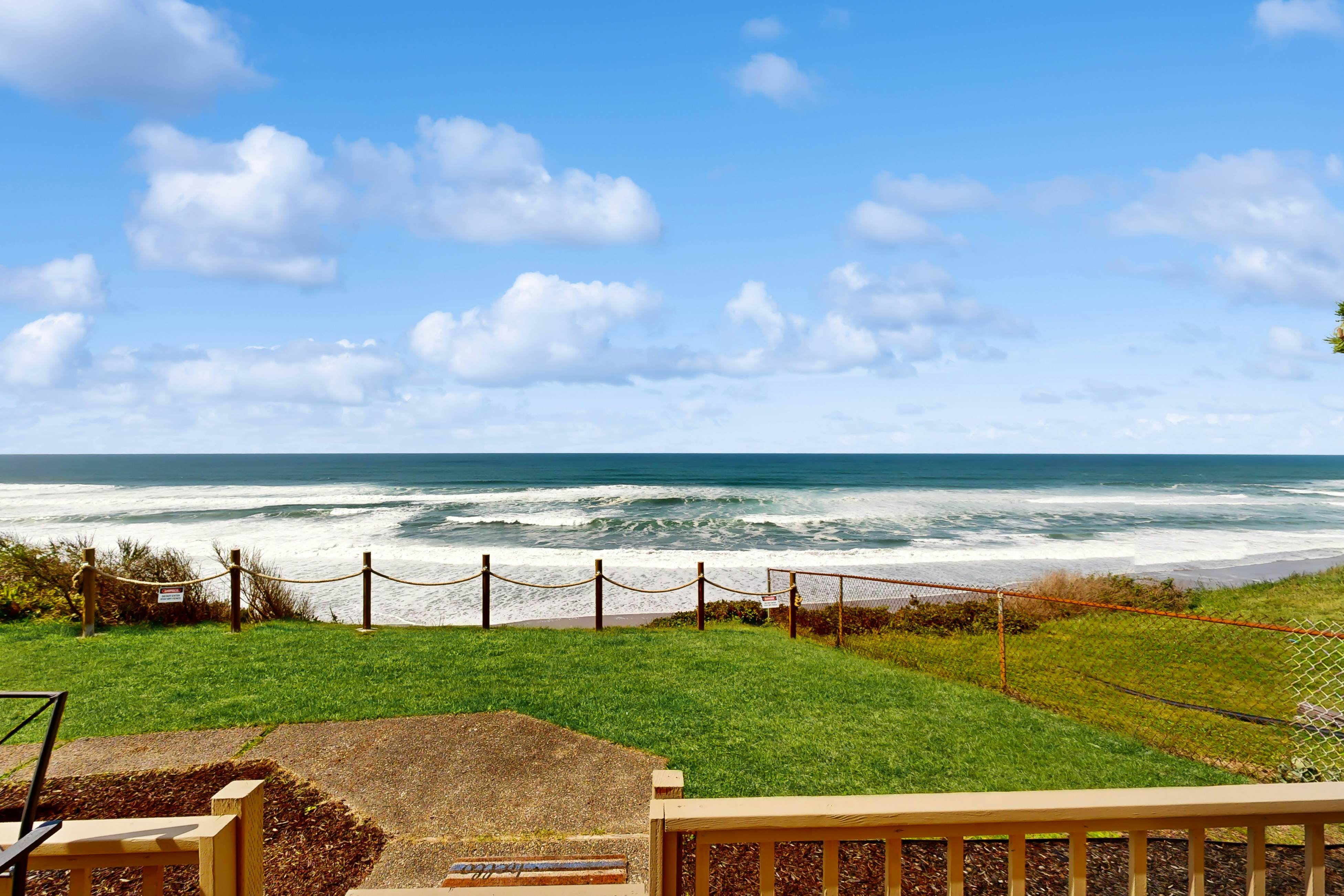 Oceanfront, dog-friendly home with 180-degree view, deck & great location