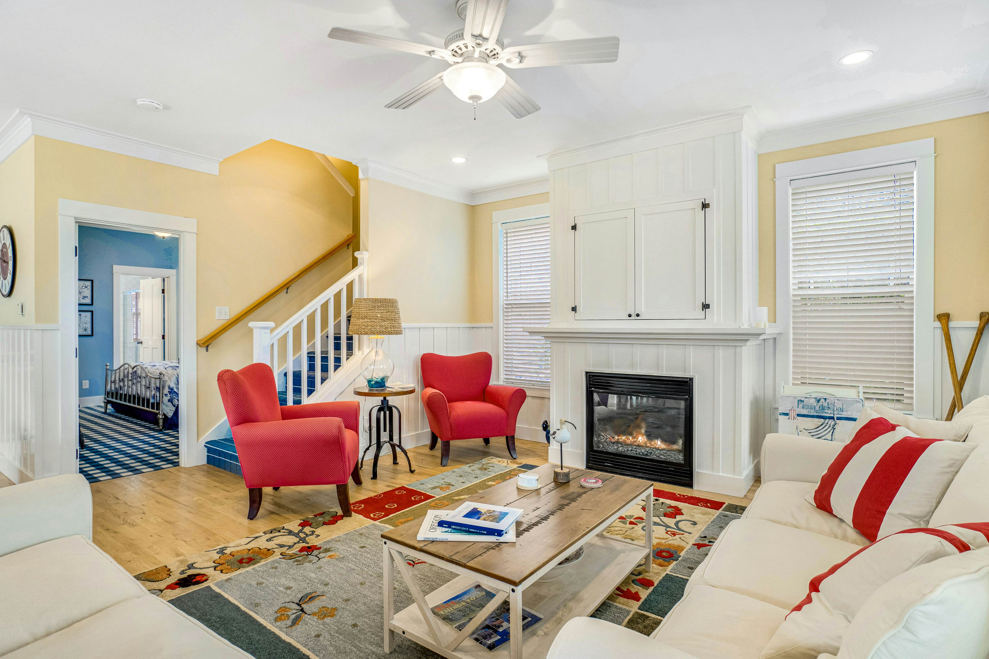 Charming coastal cottage on the boardwalk with covered porch - walk to the beach