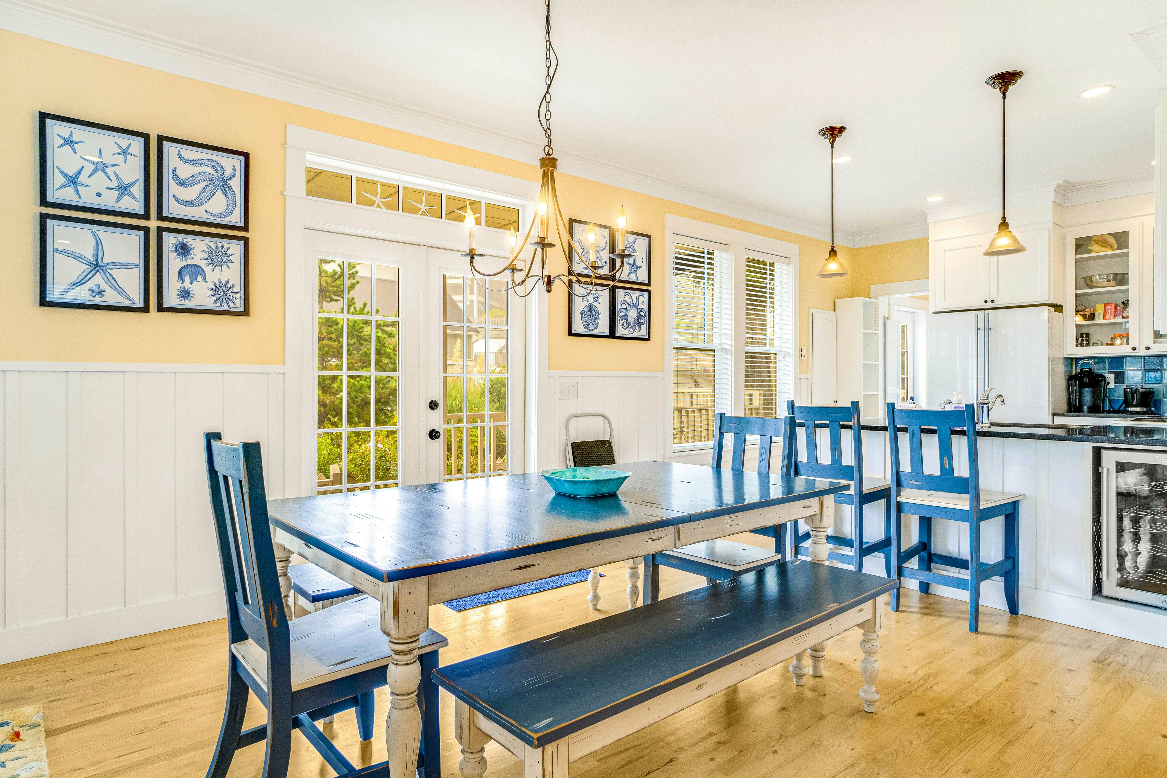 Charming coastal cottage on the boardwalk with covered porch - walk to the beach