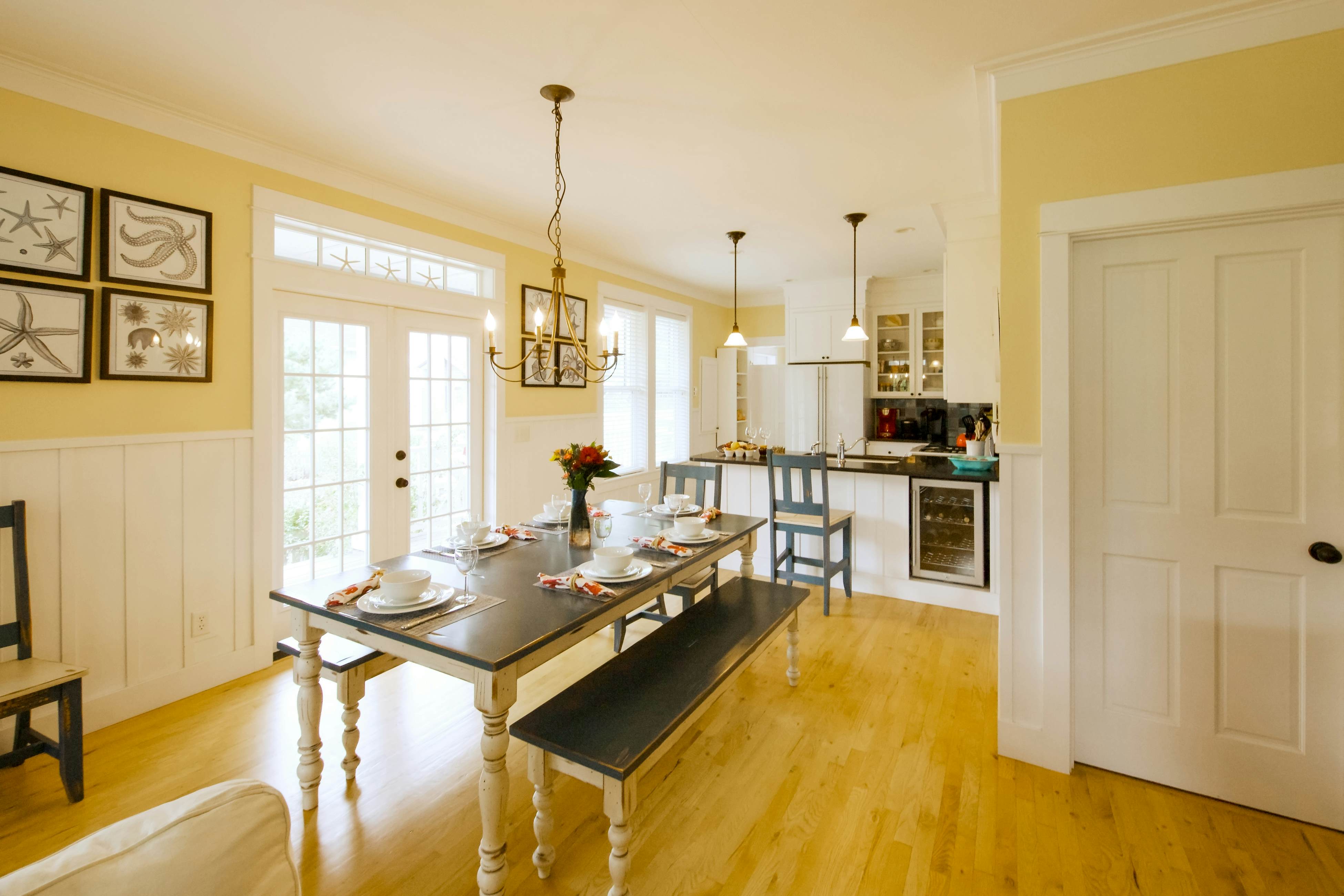 Charming coastal cottage on the boardwalk with covered porch - walk to the beach