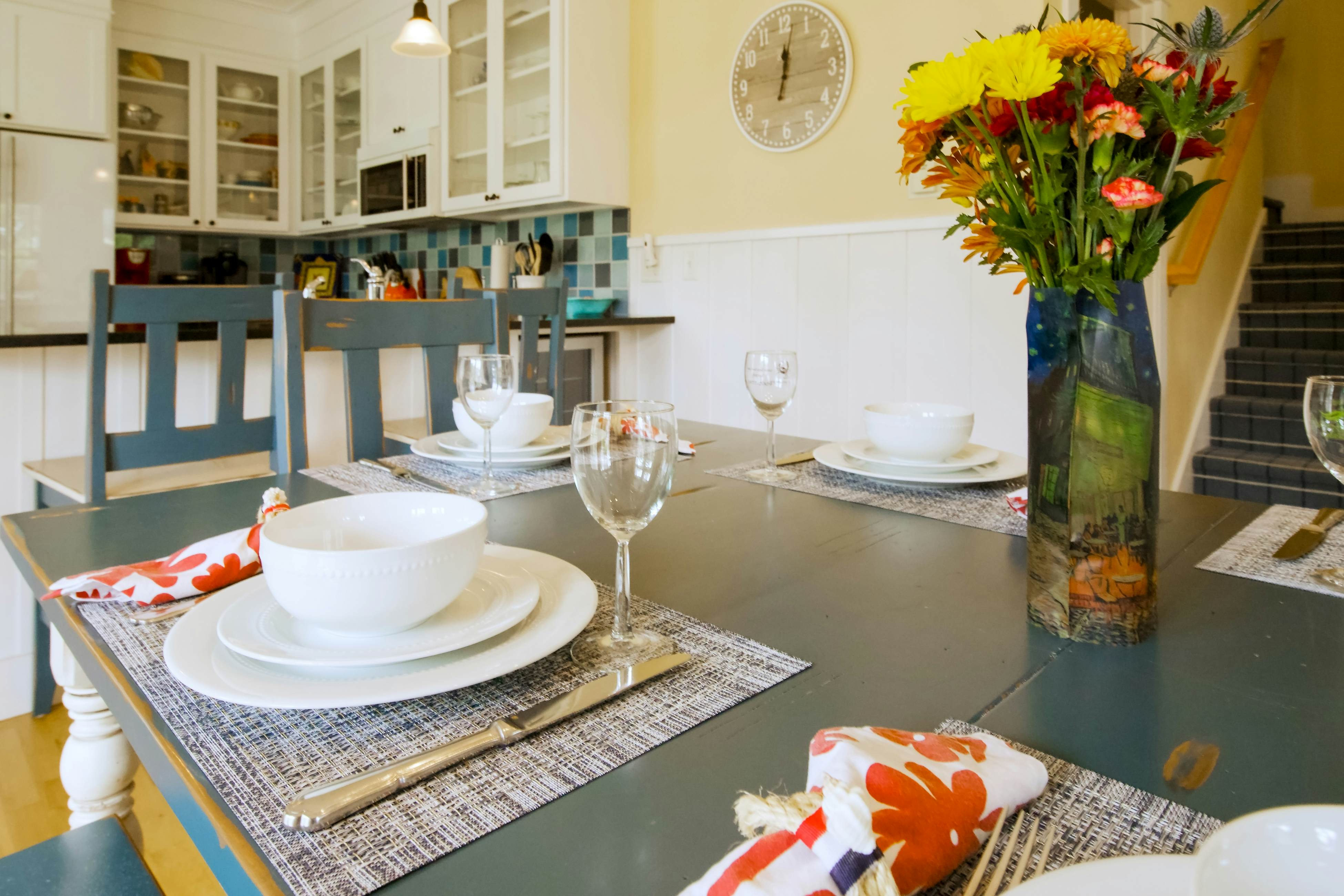 Charming coastal cottage on the boardwalk with covered porch - walk to the beach