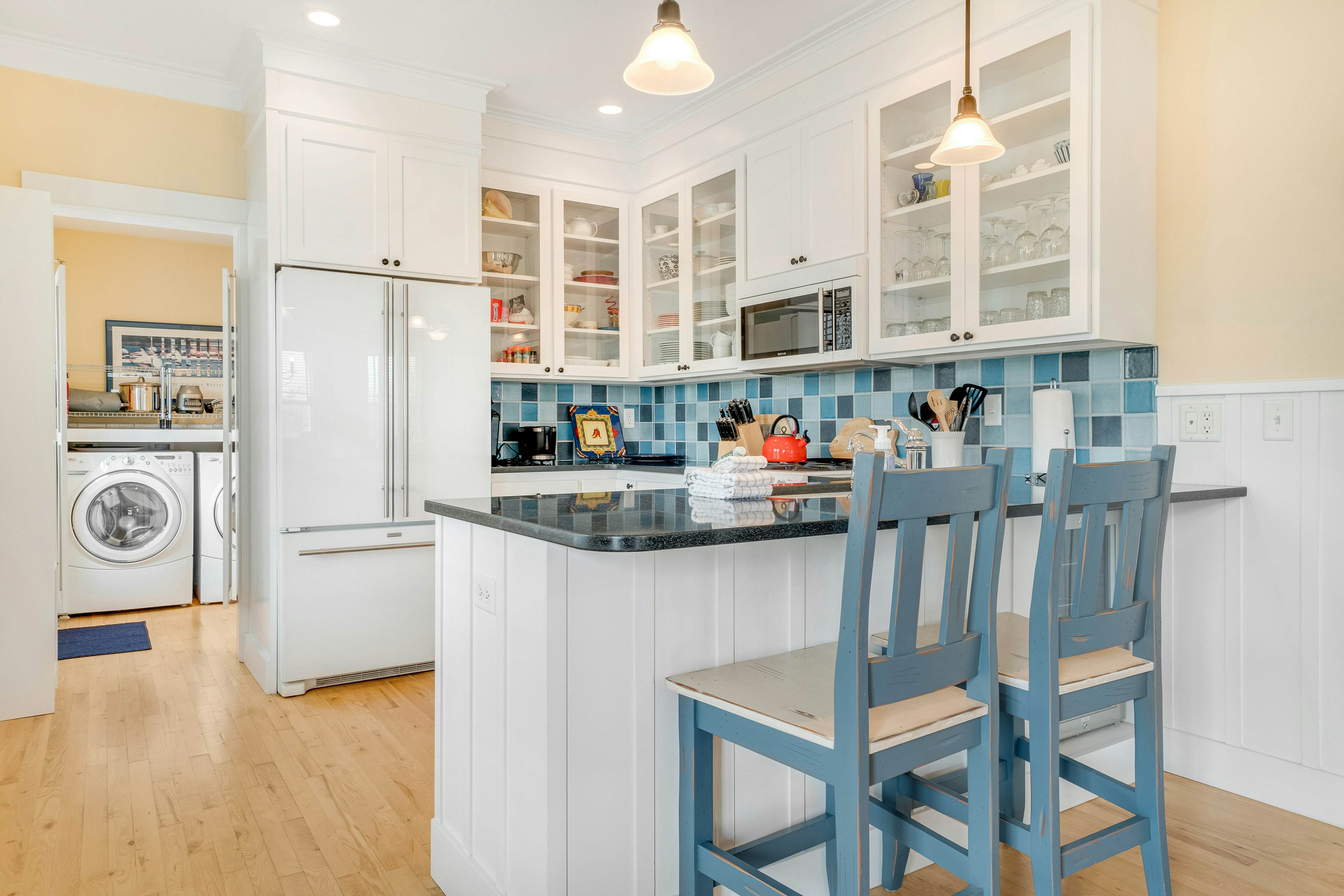 Charming coastal cottage on the boardwalk with covered porch - walk to the beach