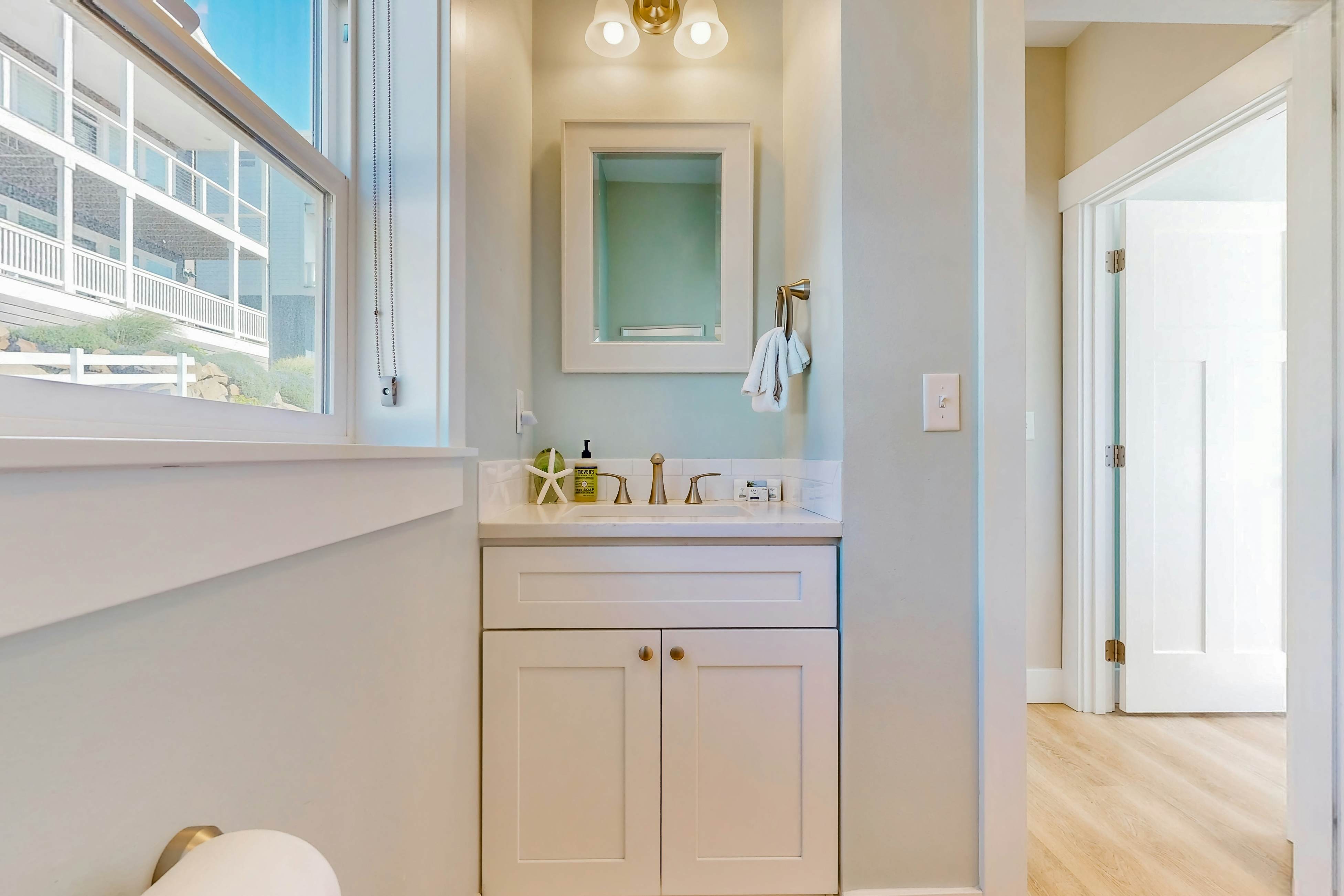 Discover Coastal Bliss: Your Perfect Retreat Awaits in Lincoln City