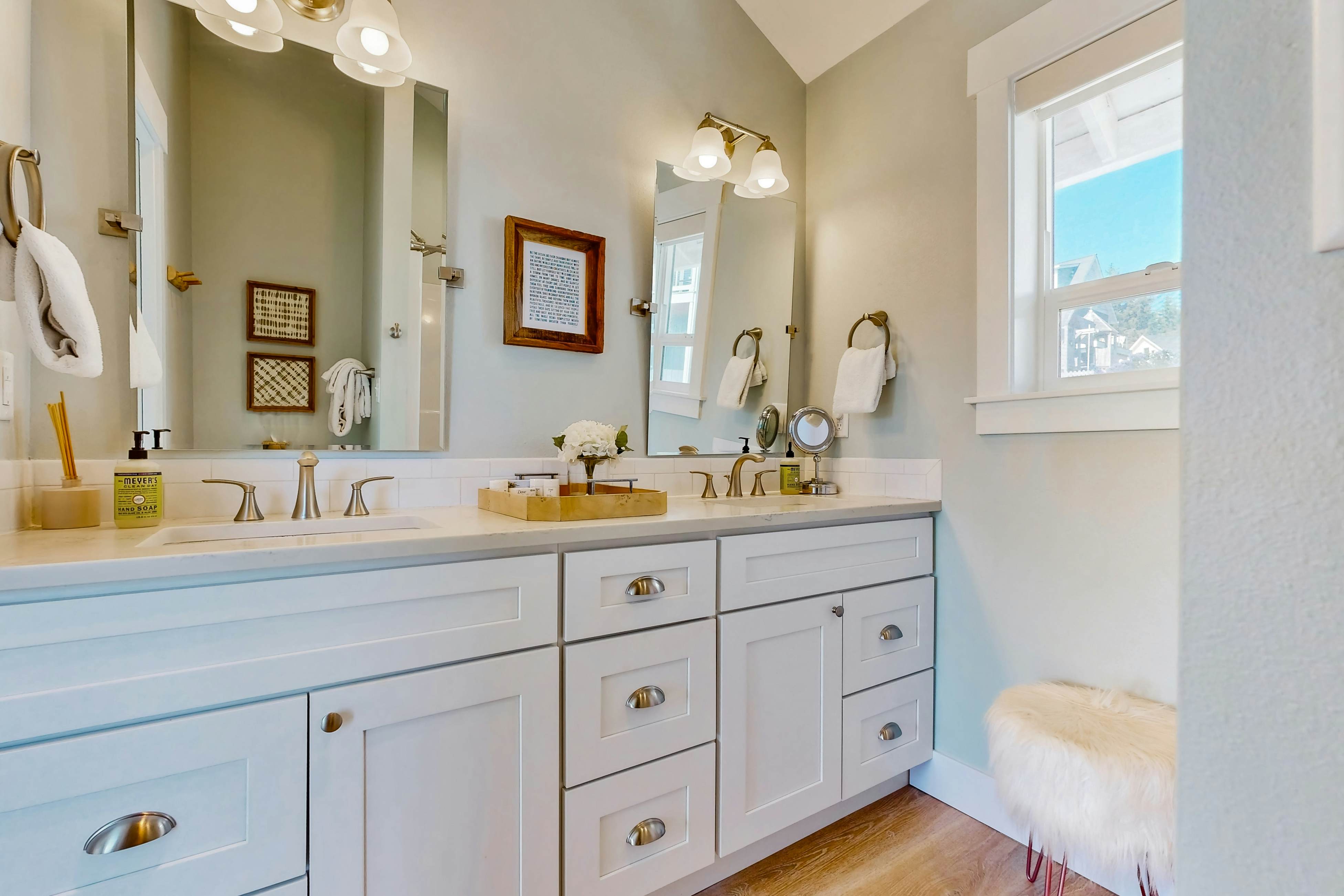 Discover Coastal Bliss: Your Perfect Retreat Awaits in Lincoln City