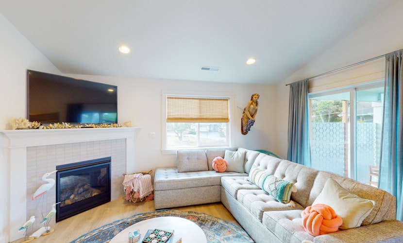 Dog friendly home near the ocean with private patio fireplace and central AC