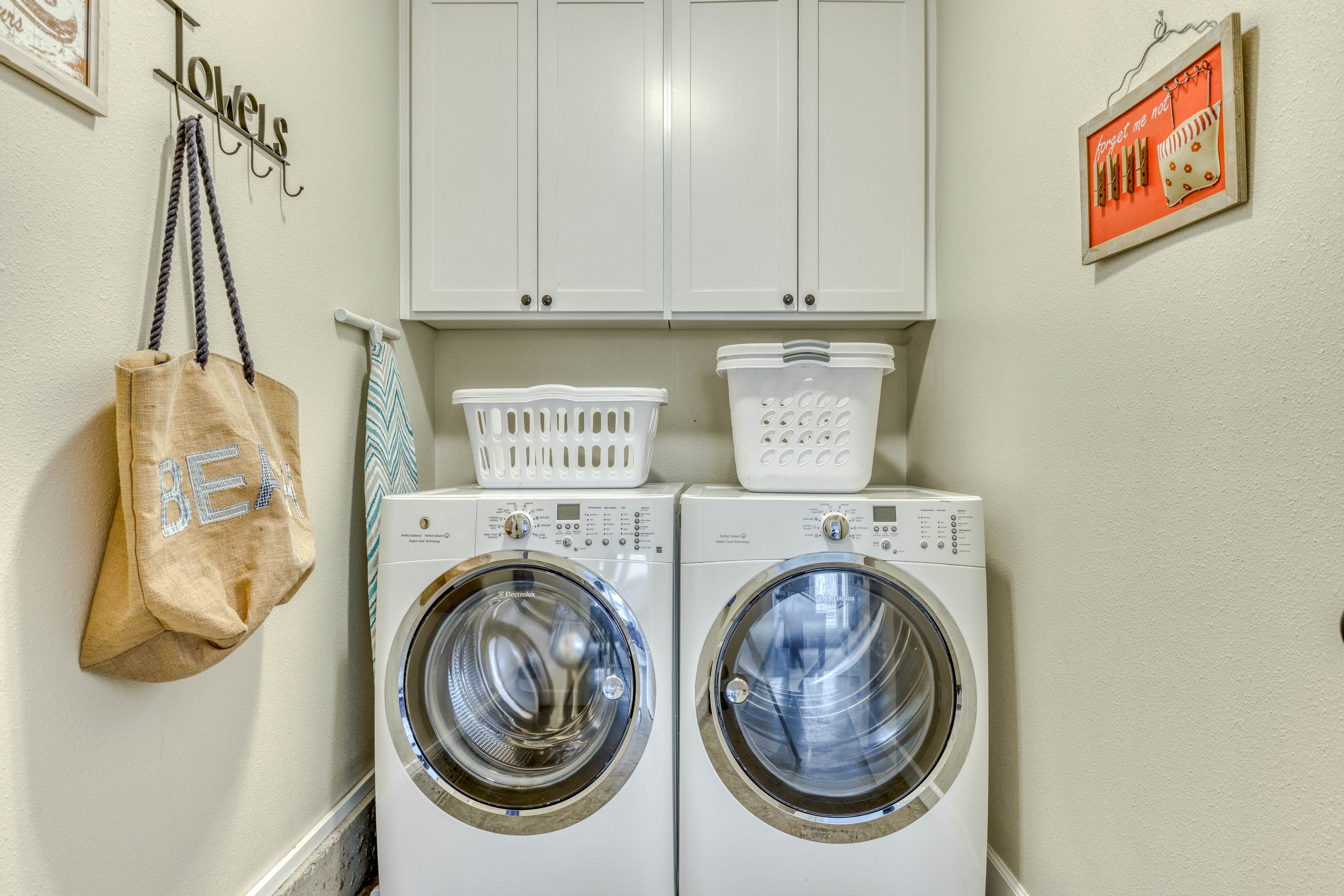 Ocean-view home with hot tub, game room, furnished deck, & fireplaces