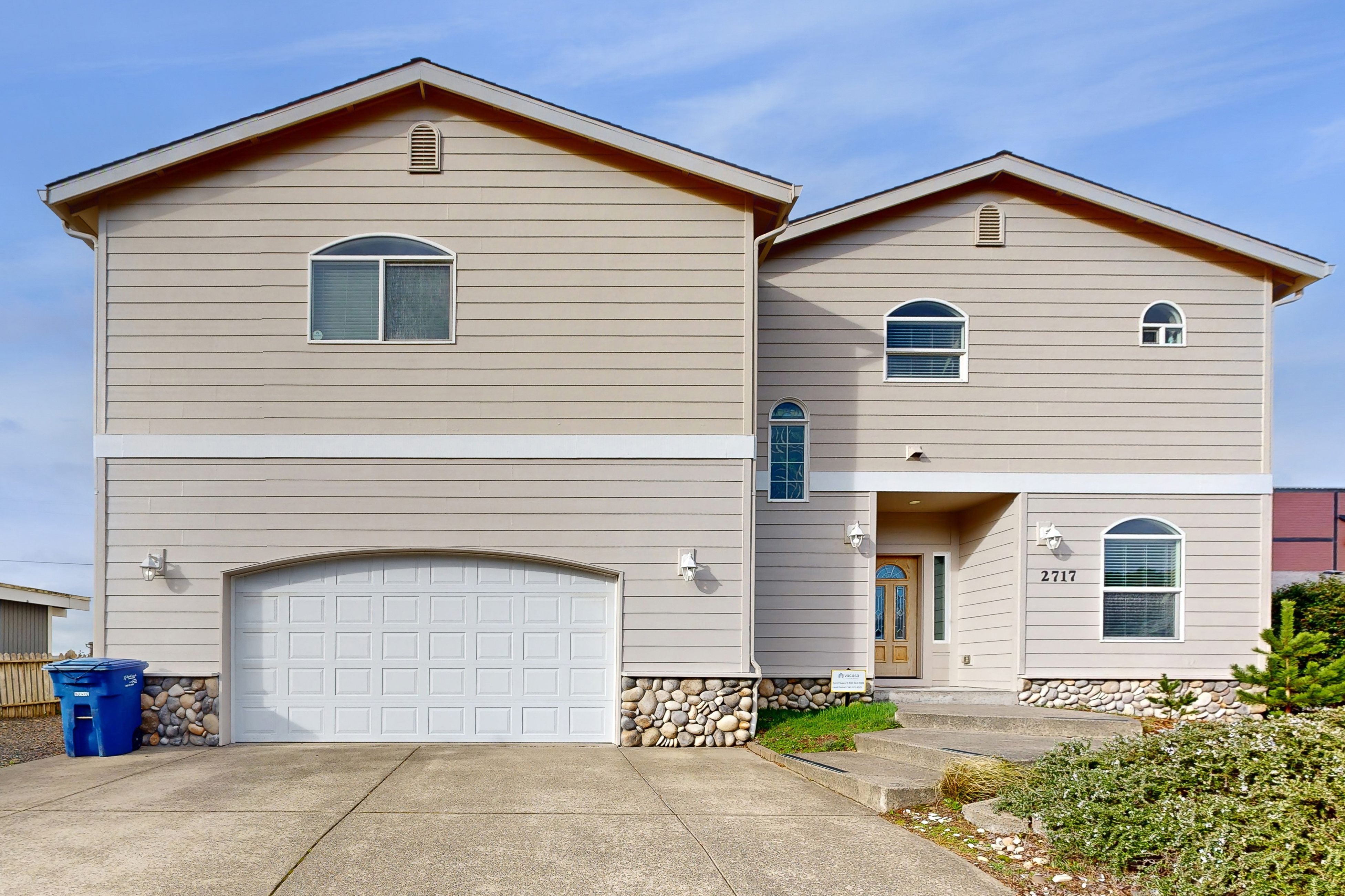 Spacious home close to the beach with peekaboo ocean views fireplaces hot tub