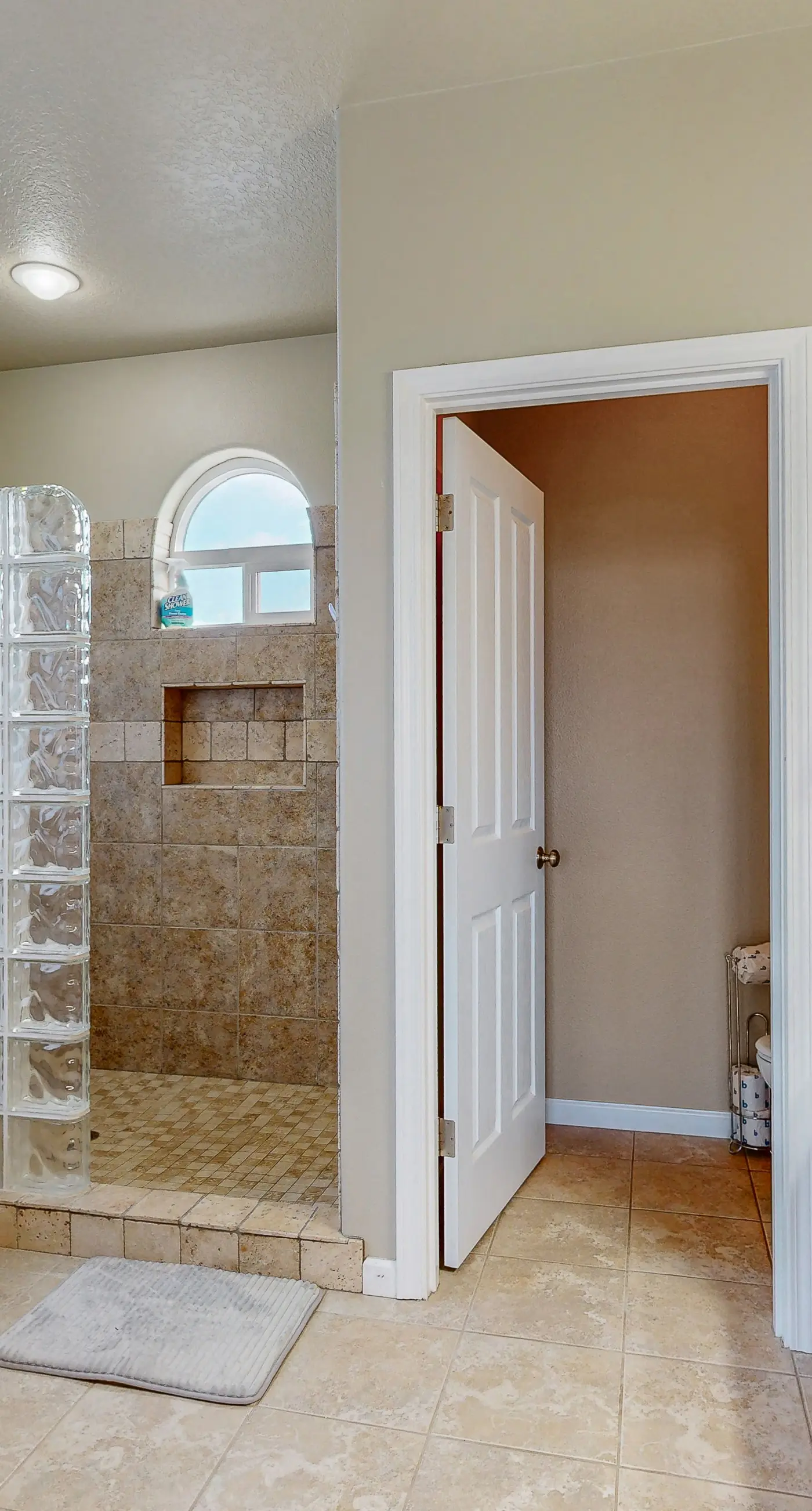 Spacious home close to the beach with peekaboo ocean views fireplaces hot tub