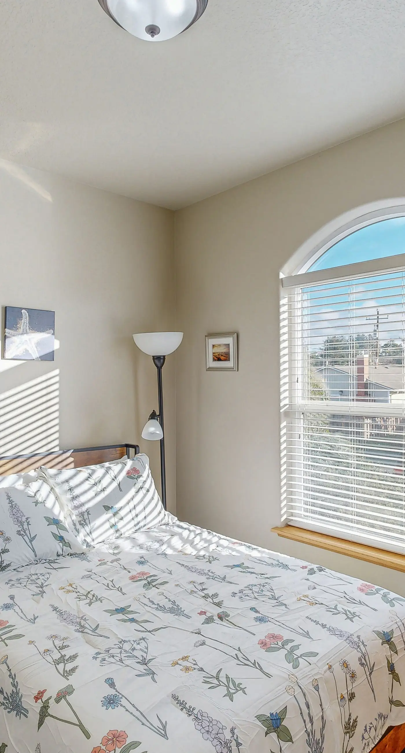 Spacious home close to the beach with peekaboo ocean views fireplaces hot tub