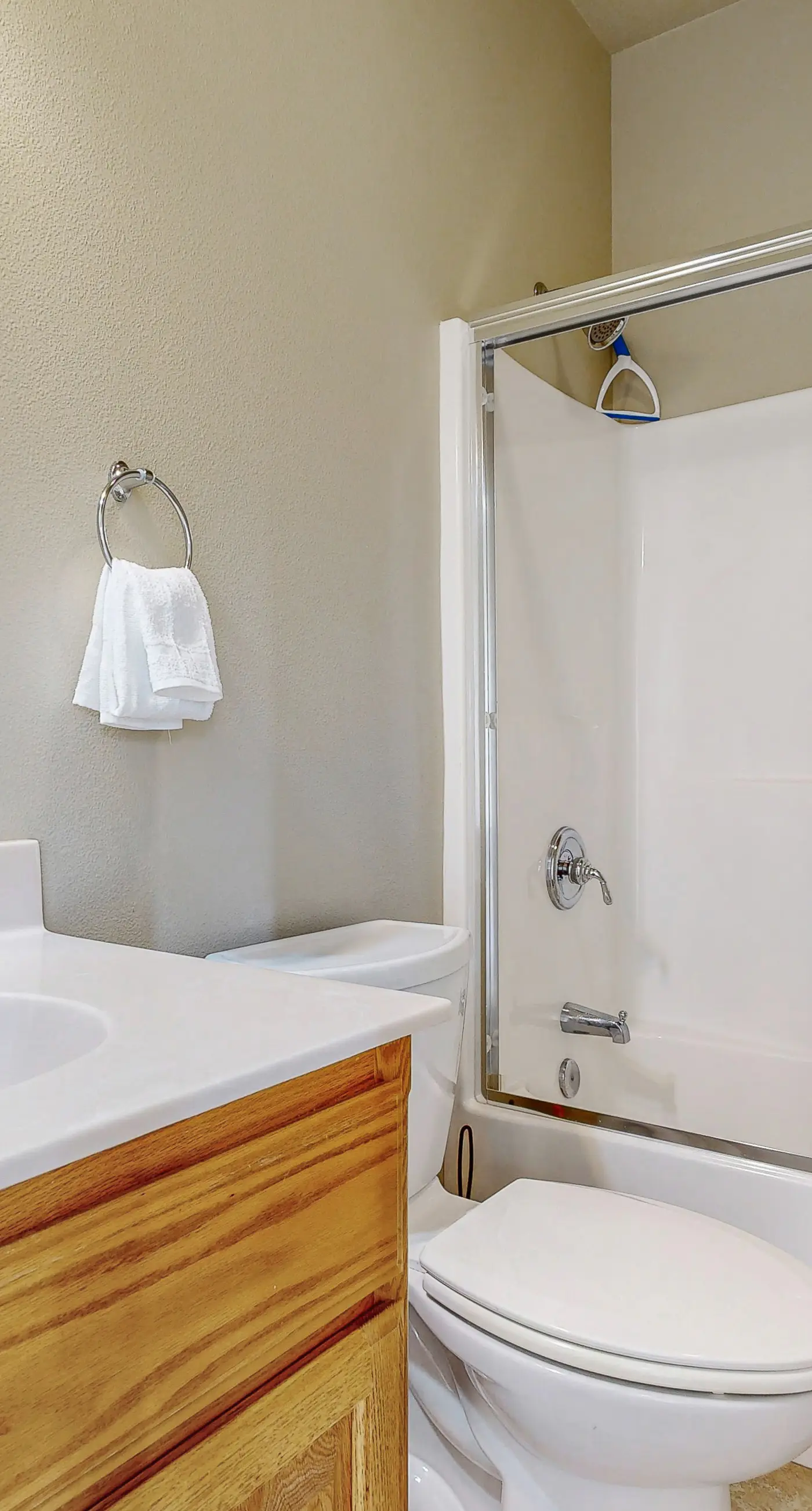 Spacious home close to the beach with peekaboo ocean views fireplaces hot tub