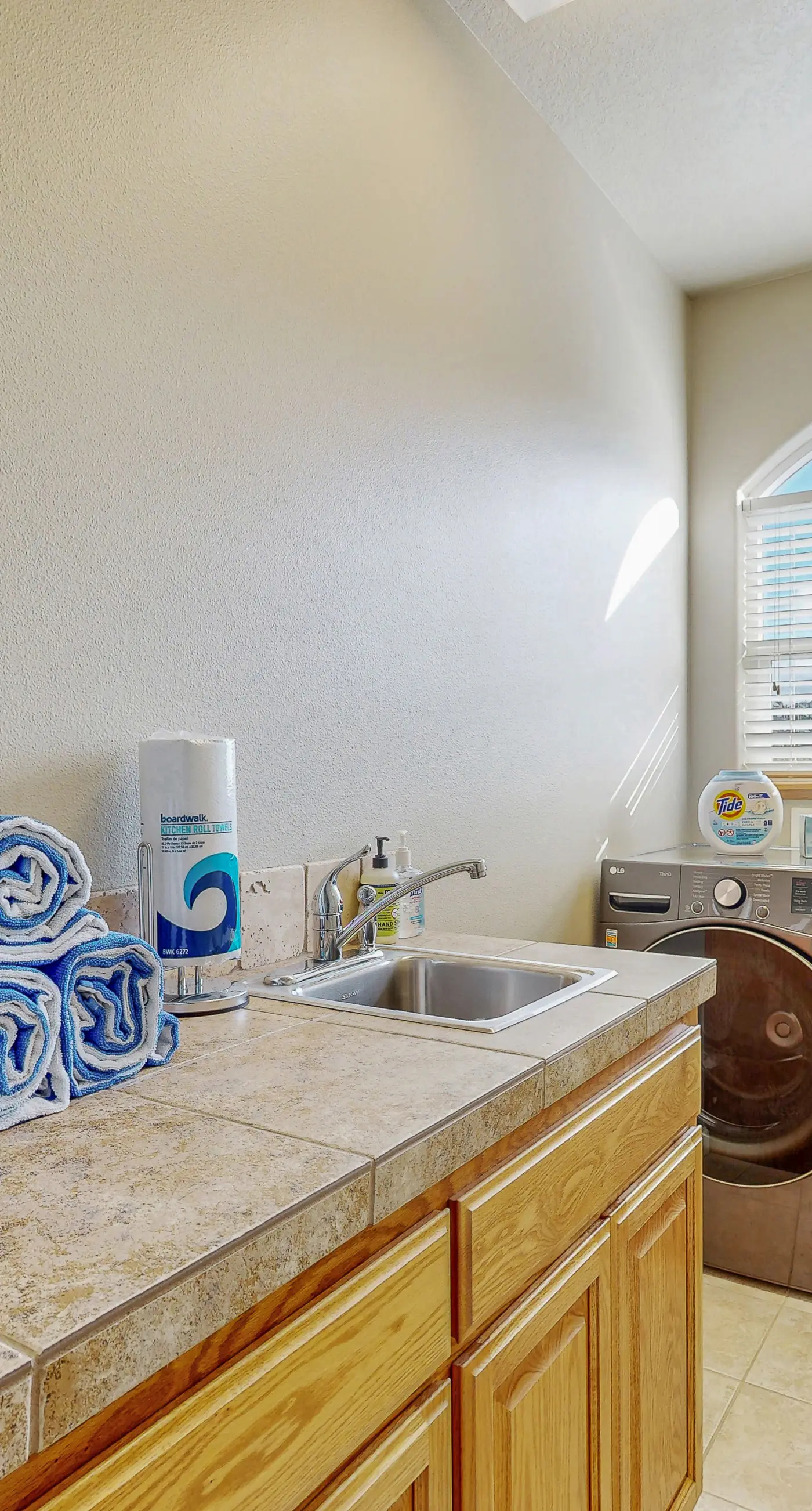 Spacious home close to the beach with peekaboo ocean views fireplaces hot tub