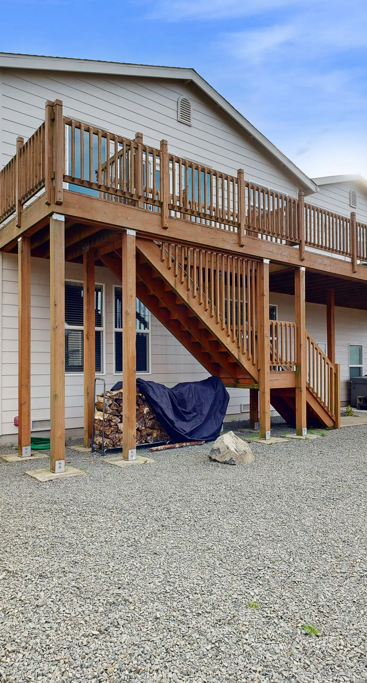 Spacious home close to the beach with peekaboo ocean views fireplaces hot tub