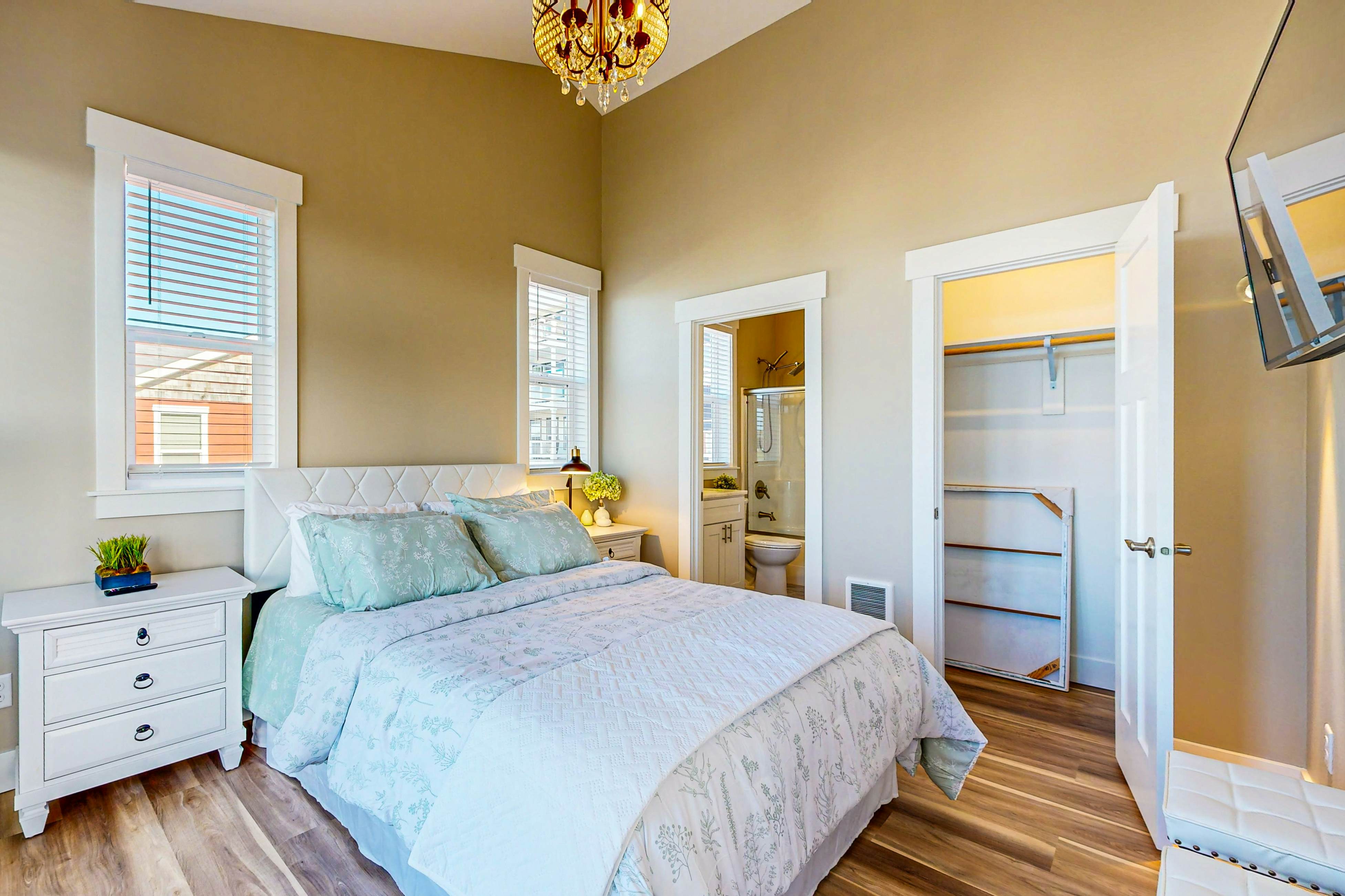 Beautiful & spacious, oceanview home, with hot tub & foosball table