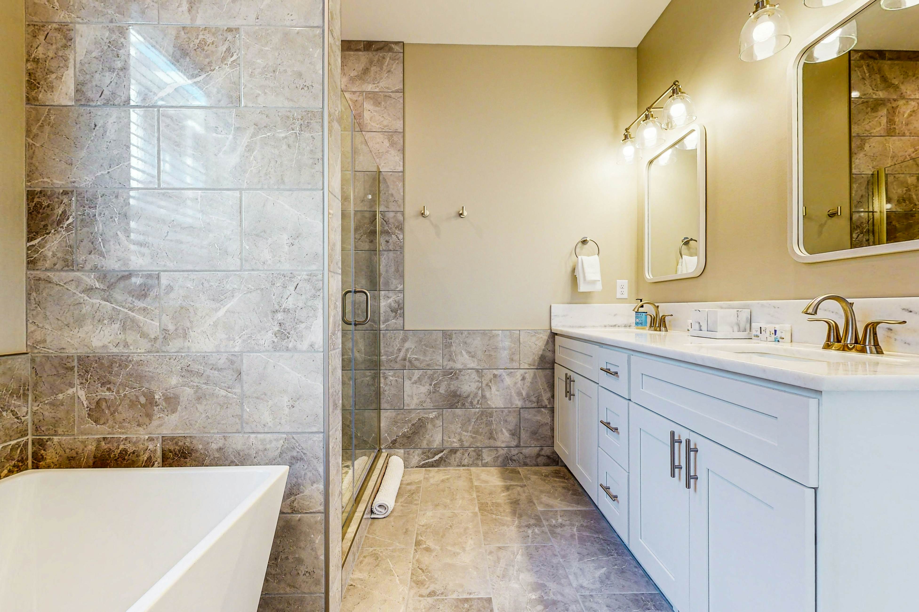 Beautiful & spacious, oceanview home, with hot tub & foosball table