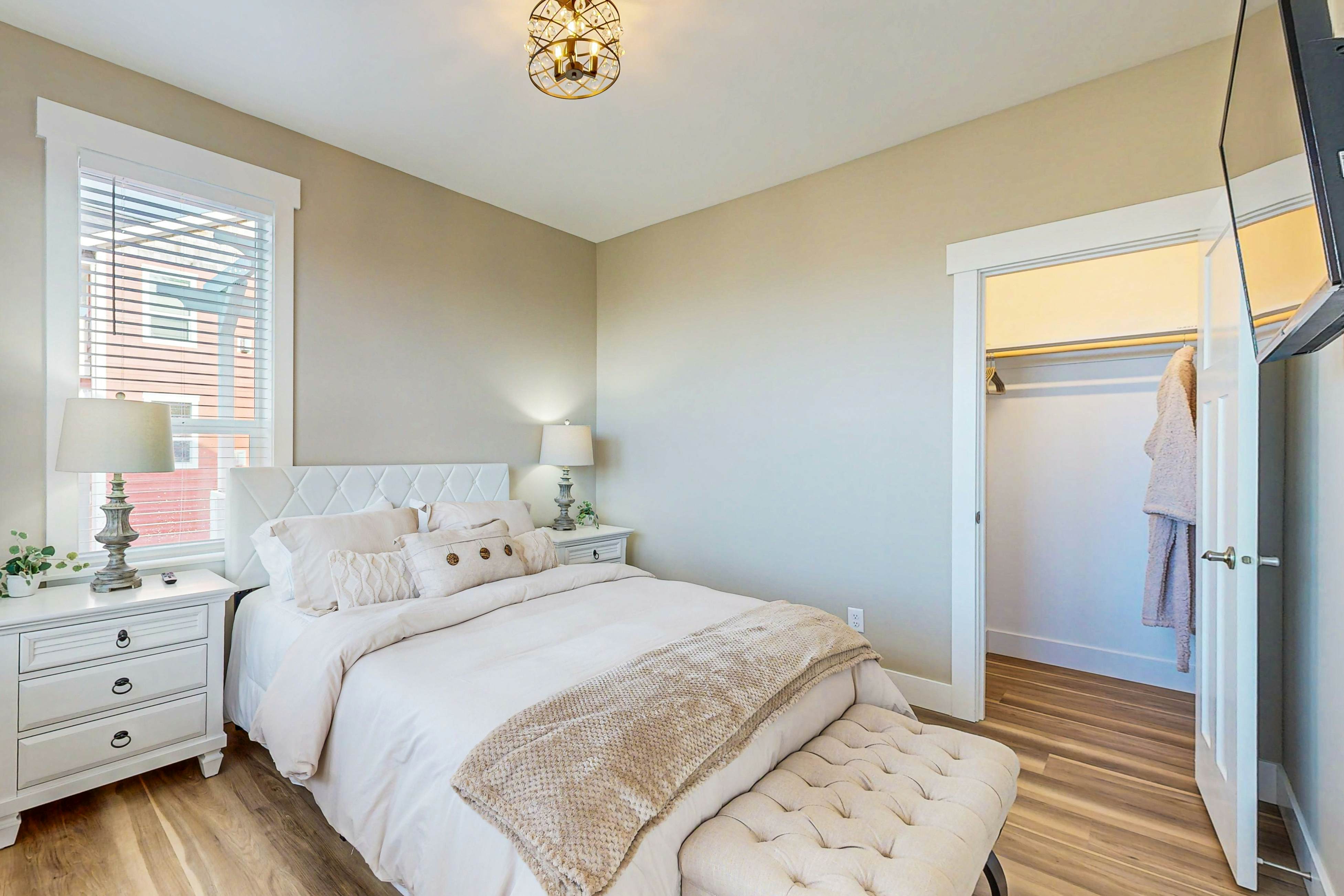 Beautiful & spacious, oceanview home, with hot tub & foosball table