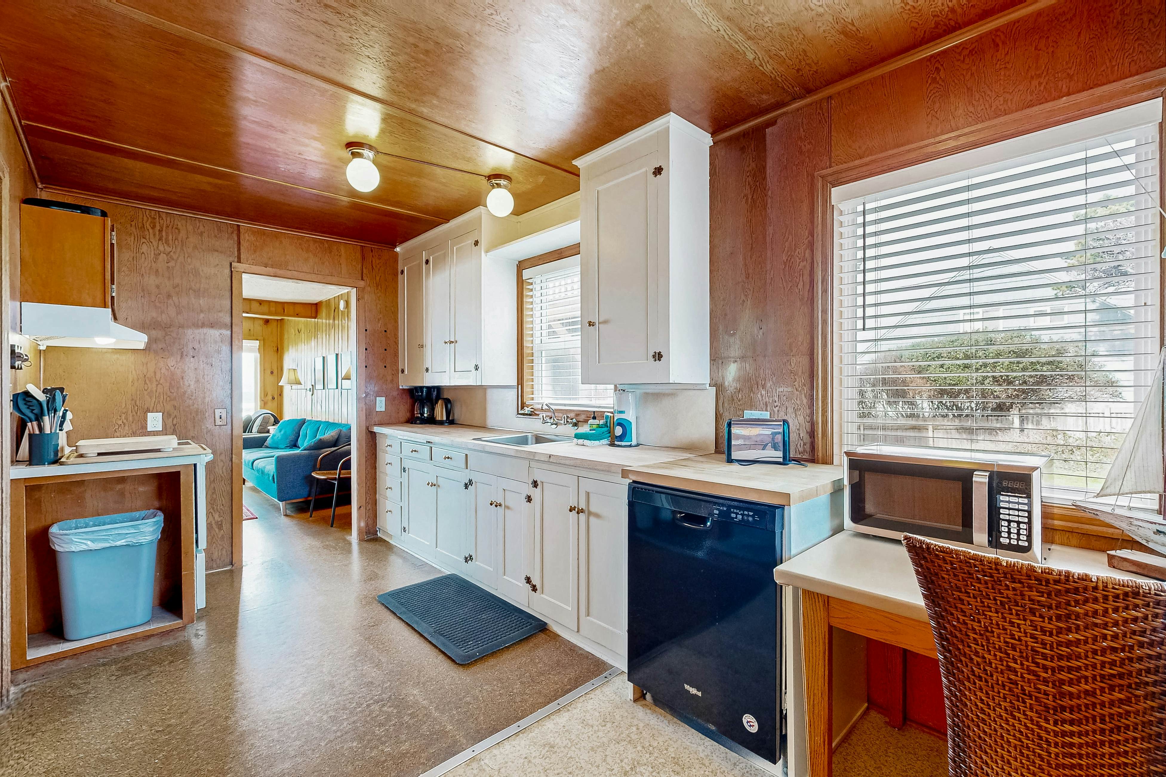 Beachfront ocean-view duplex with private beach, hot tub, grill, outdoor shower