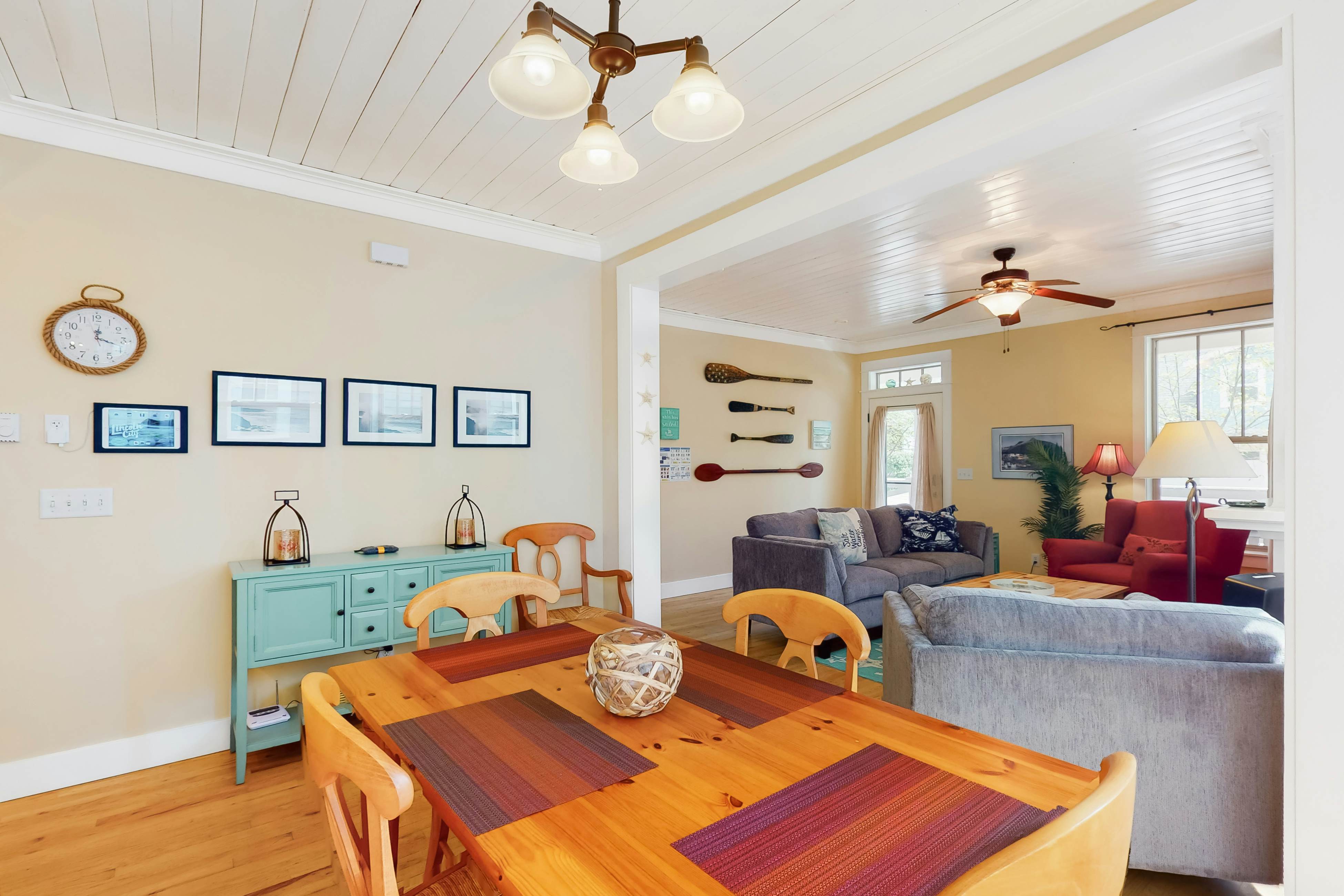 Dog-Friendly Home w/ Private Hot Tub, Free WiFi, Decks & Gas Grill