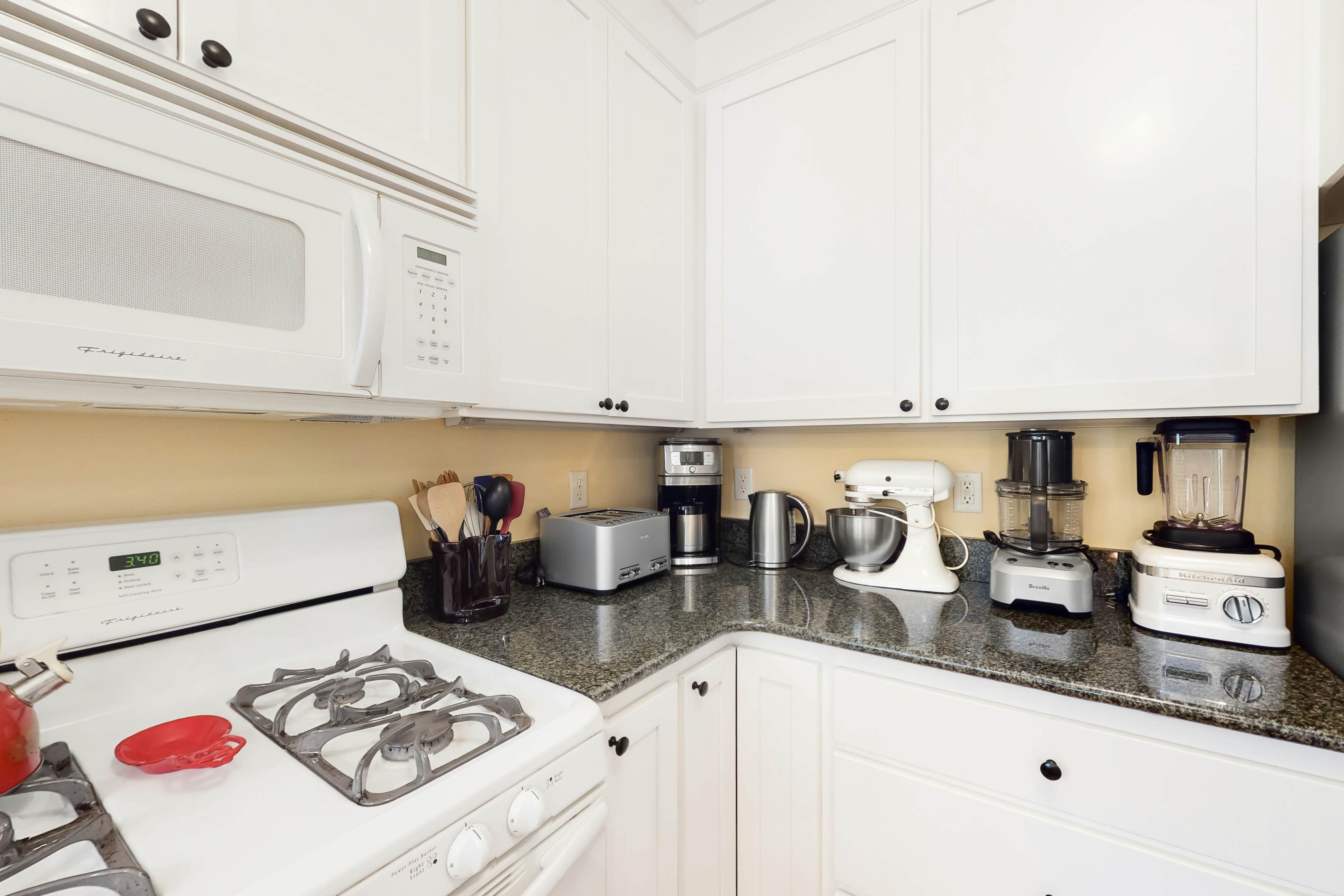 Dog-Friendly Home w/ Private Hot Tub, Free WiFi, Decks & Gas Grill