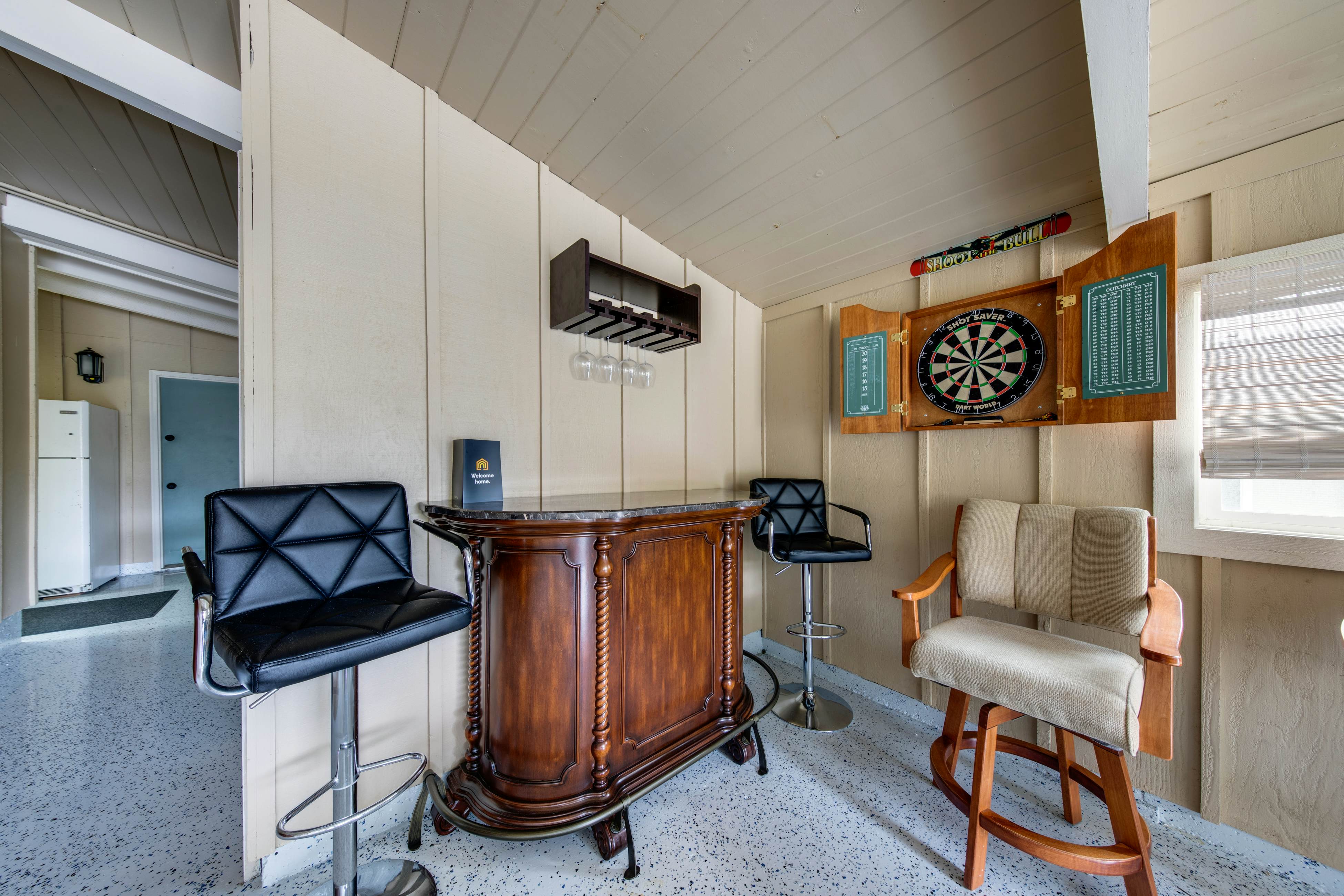 Snazzy home near the beach with private hot tub, patio & grill