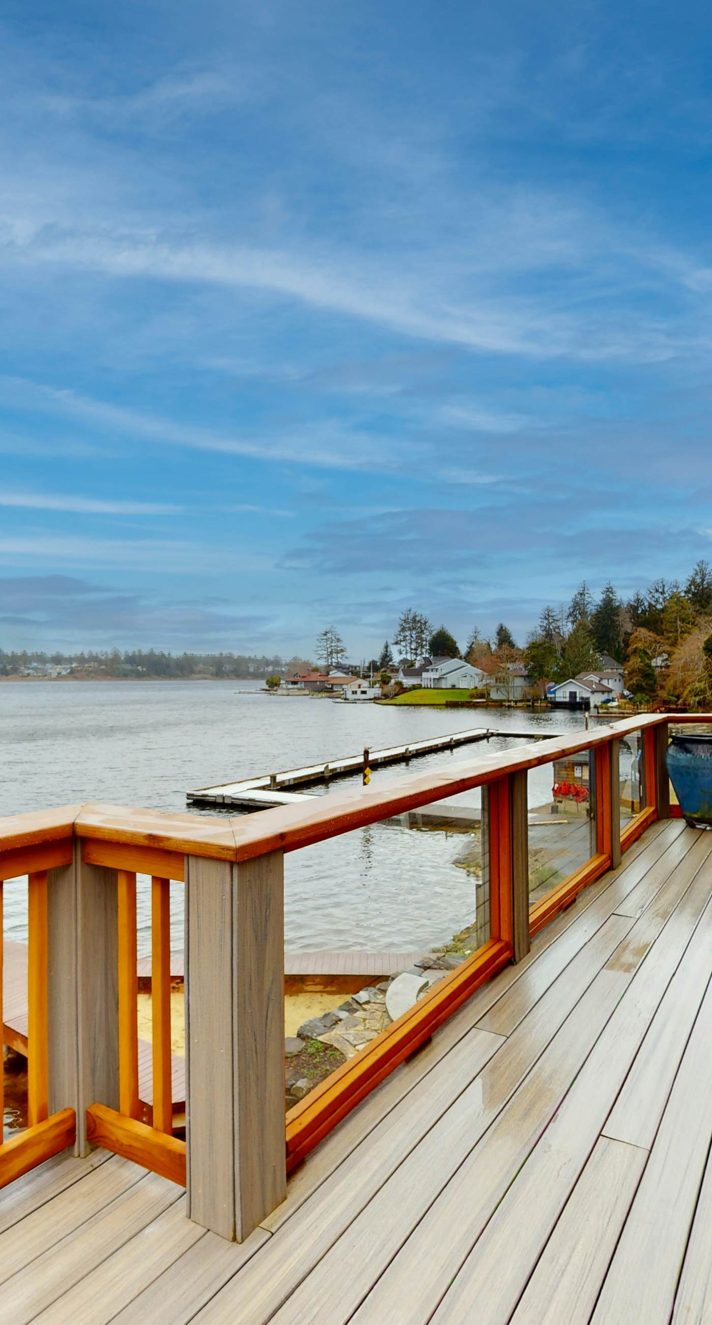 Lakefront Family Friendly Home with a Private Hot Tub Game Room and Dock