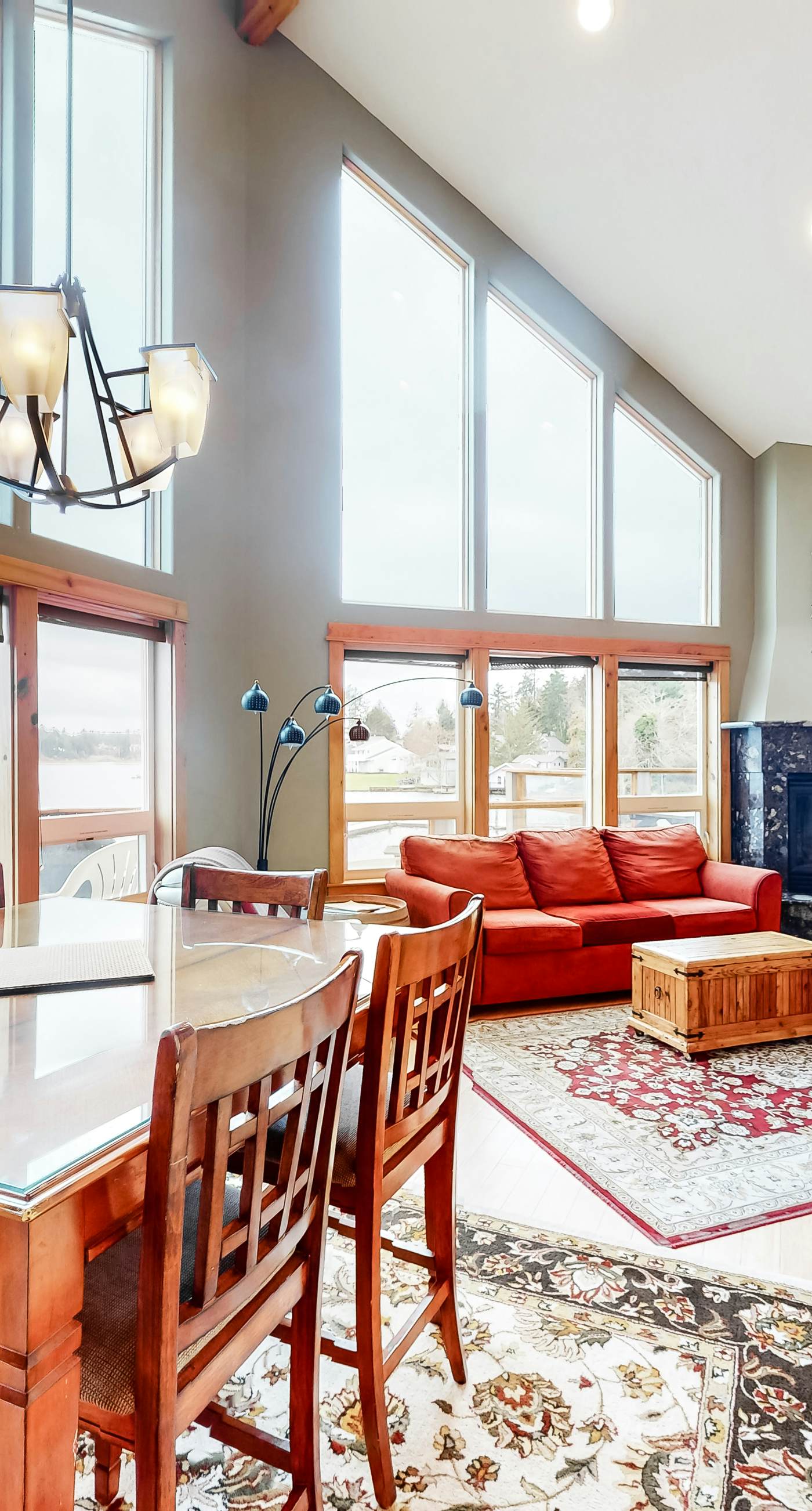 Lakefront Family Friendly Home with a Private Hot Tub Game Room and Dock