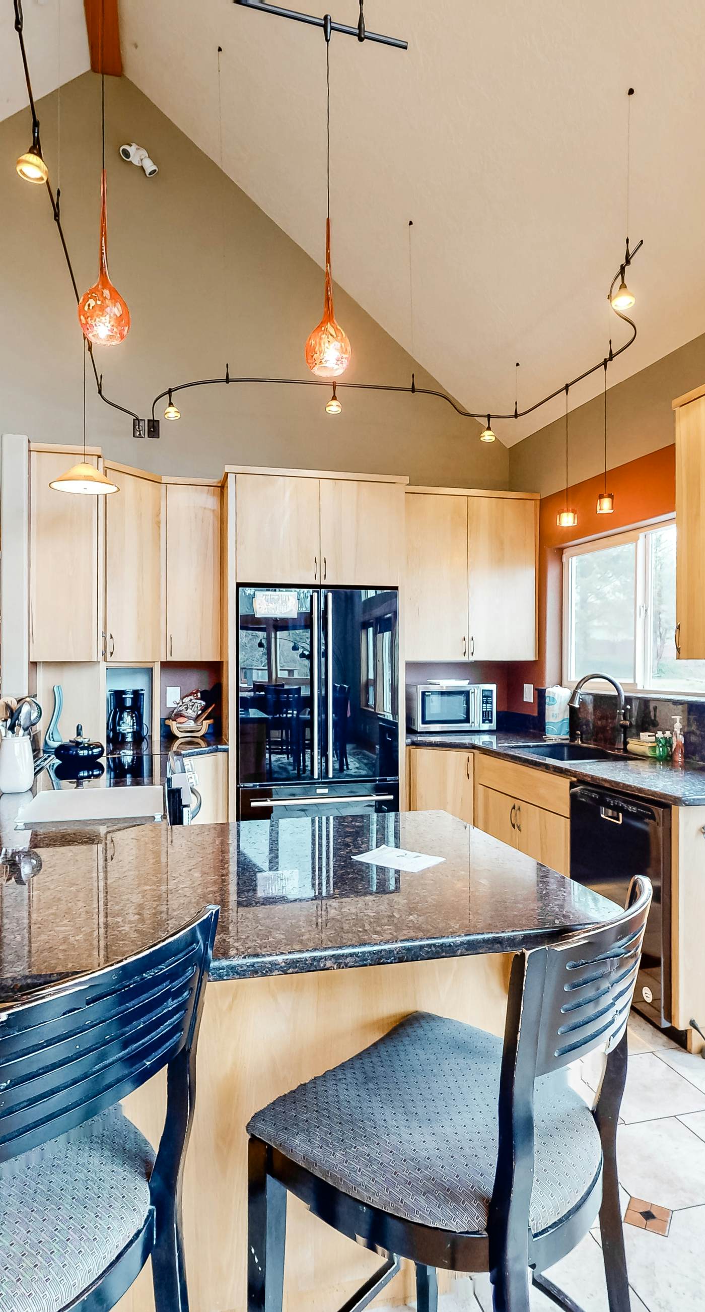 Lakefront Family Friendly Home with a Private Hot Tub Game Room and Dock