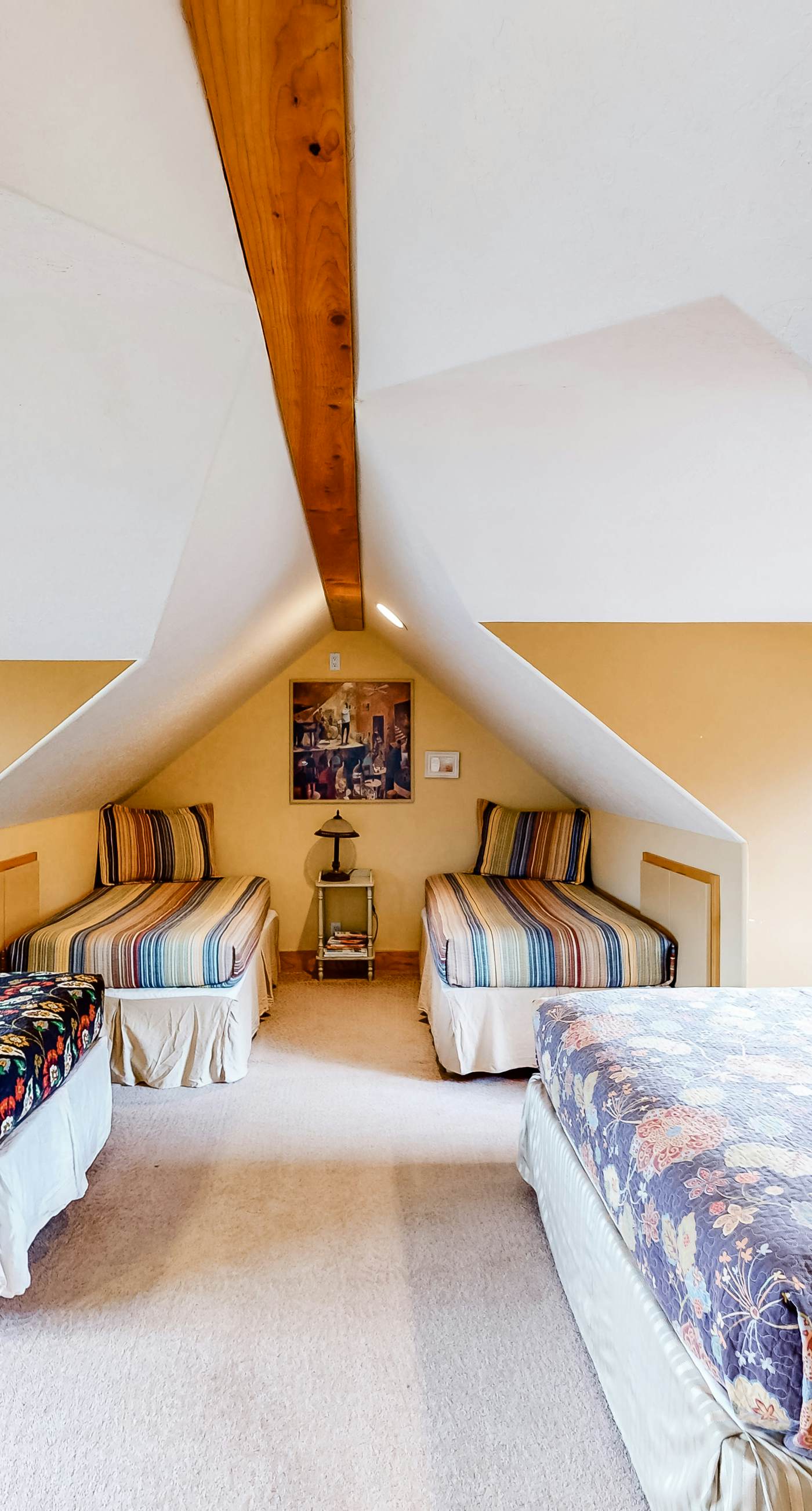 Lakefront Family Friendly Home with a Private Hot Tub Game Room and Dock