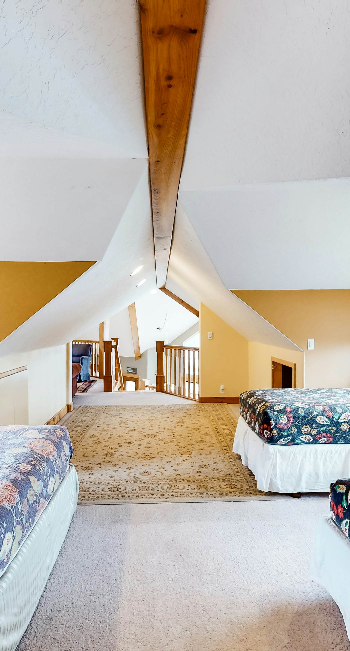 Lakefront Family Friendly Home with a Private Hot Tub Game Room and Dock