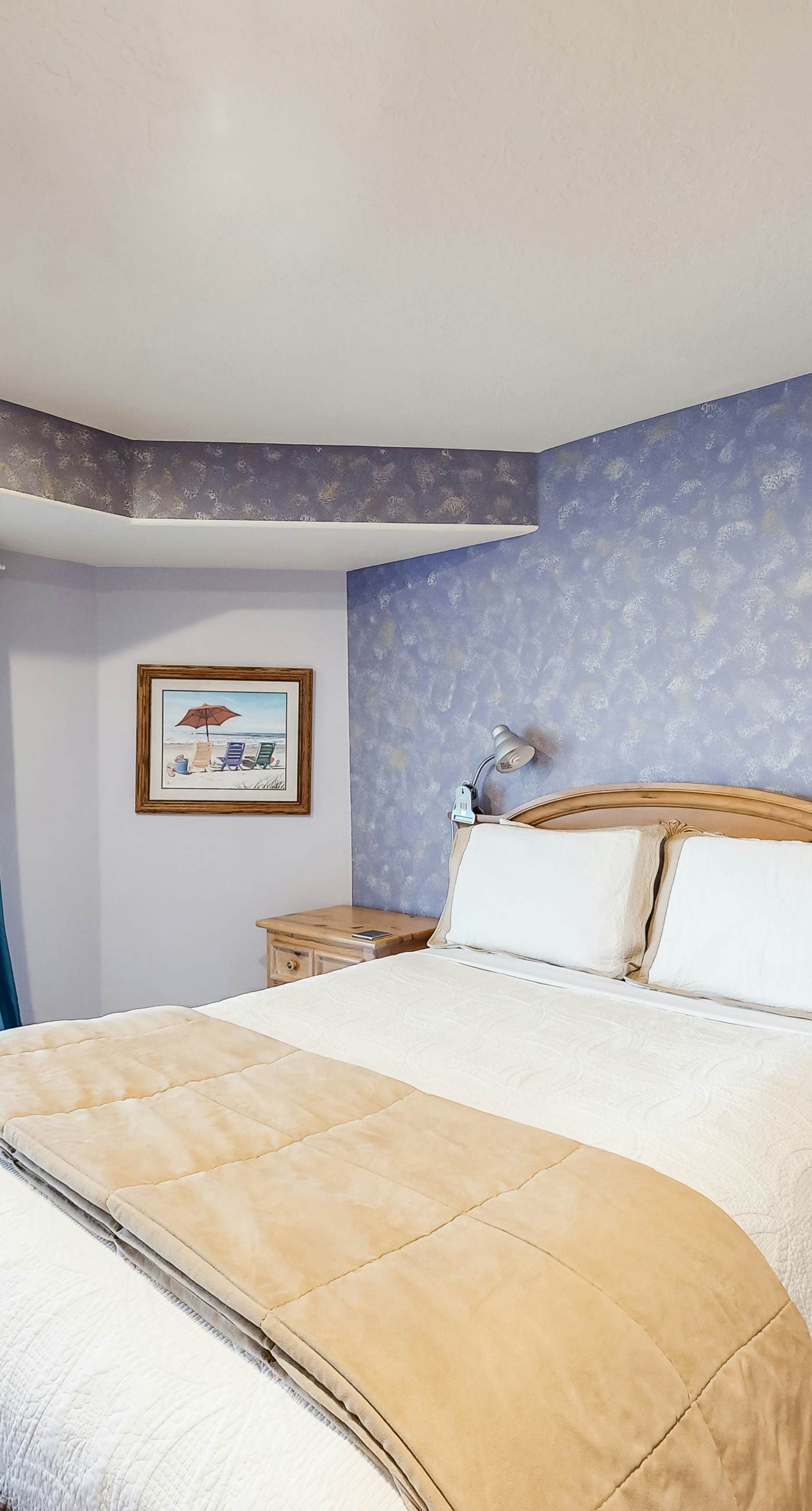 Lakefront Family Friendly Home with a Private Hot Tub Game Room and Dock