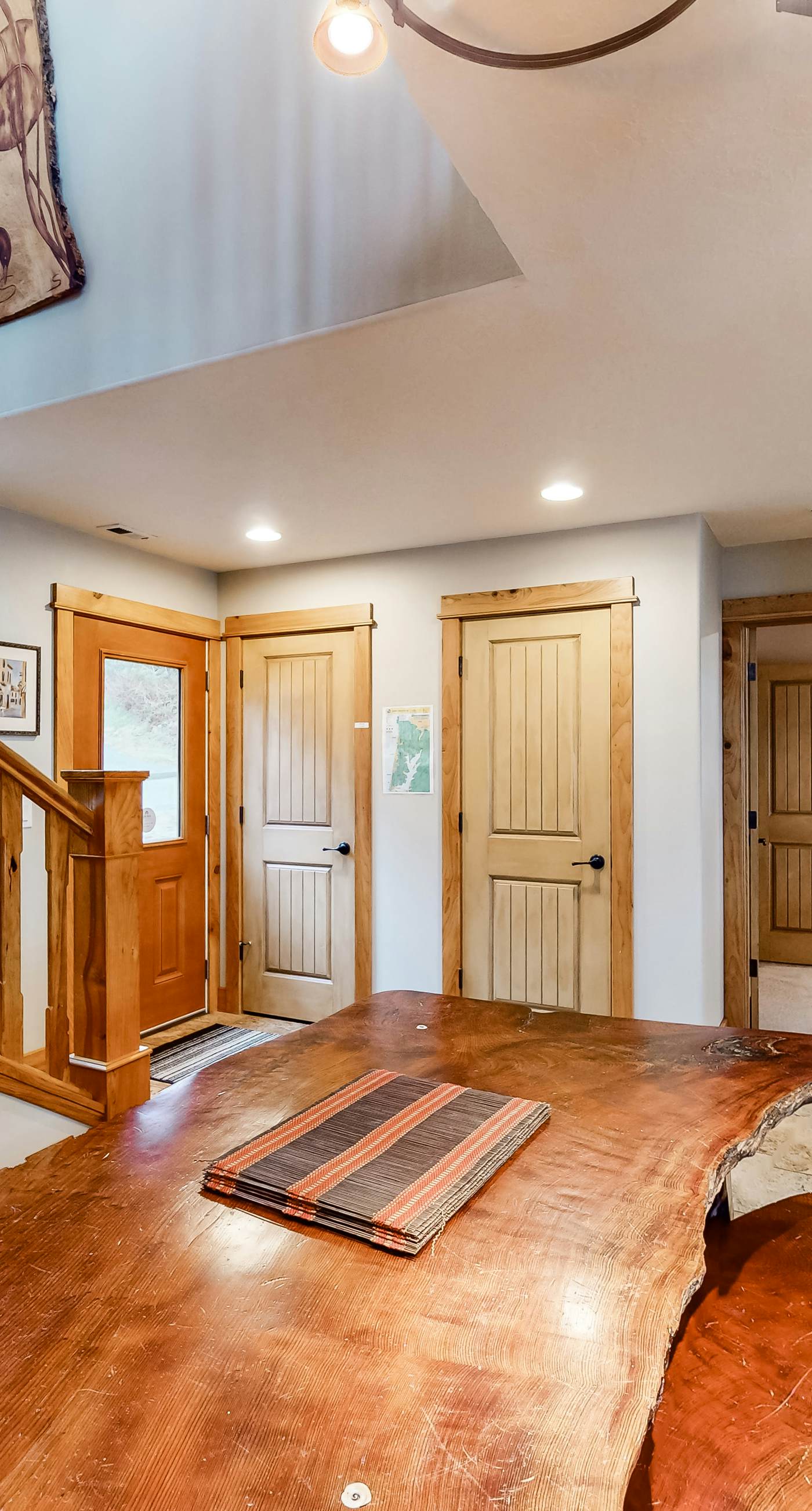 Lakefront Family Friendly Home with a Private Hot Tub Game Room and Dock