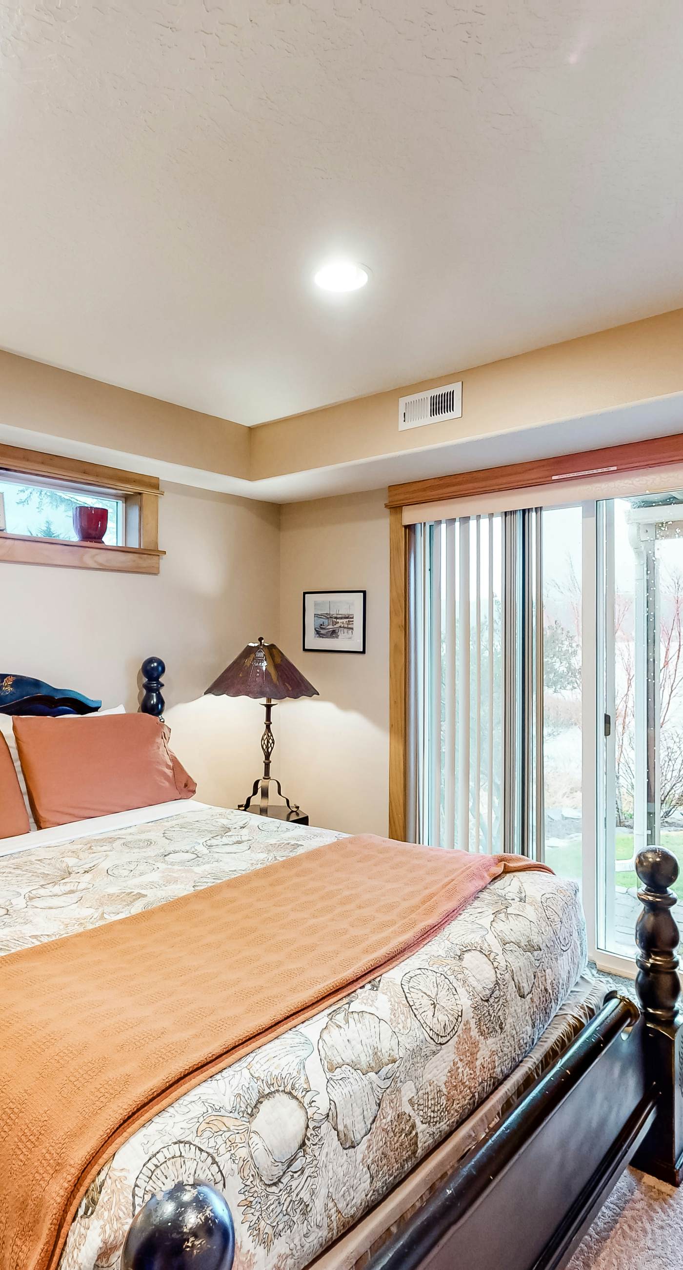 Lakefront Family Friendly Home with a Private Hot Tub Game Room and Dock