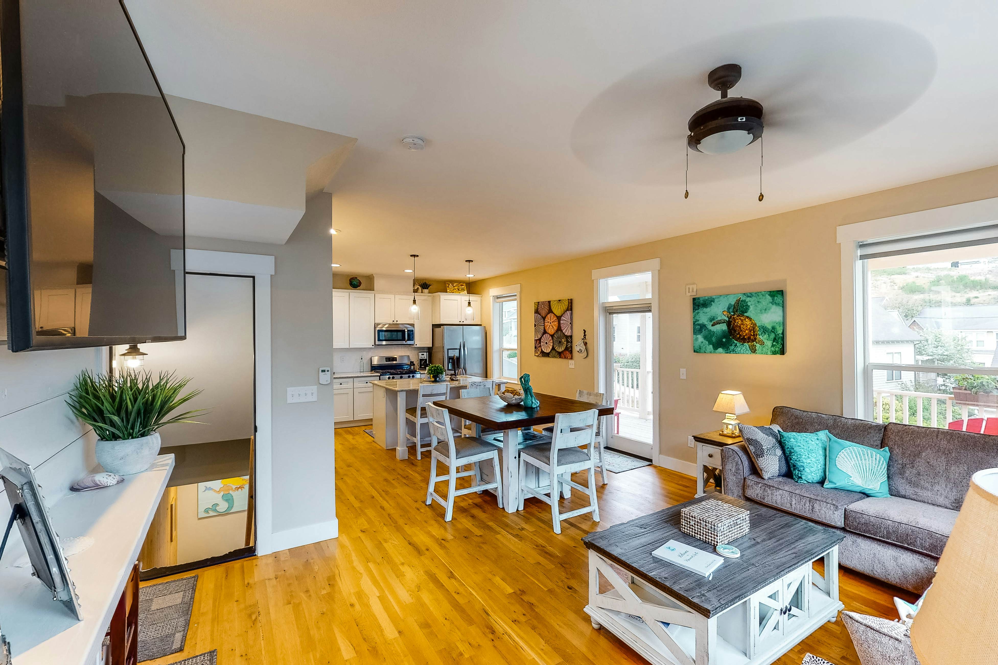 Charming, three-story getaway w/ two cozy living areas - walk to the beach