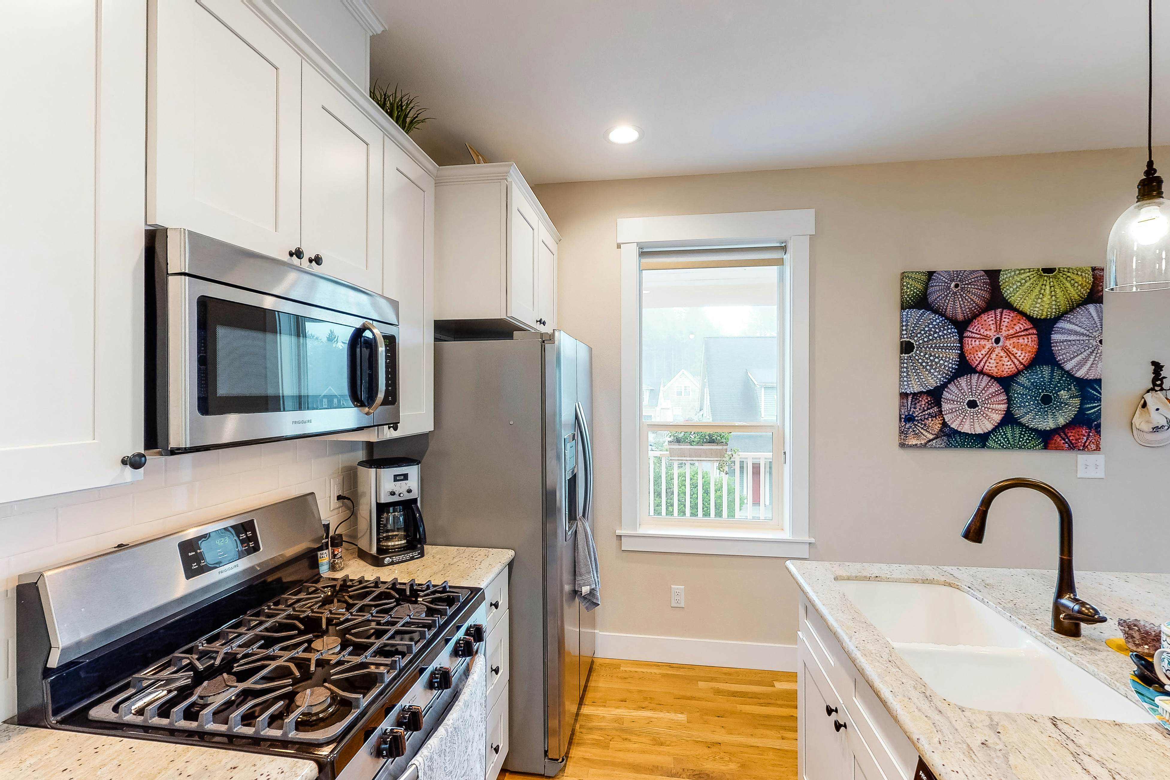 Charming, three-story getaway w/ two cozy living areas - walk to the beach