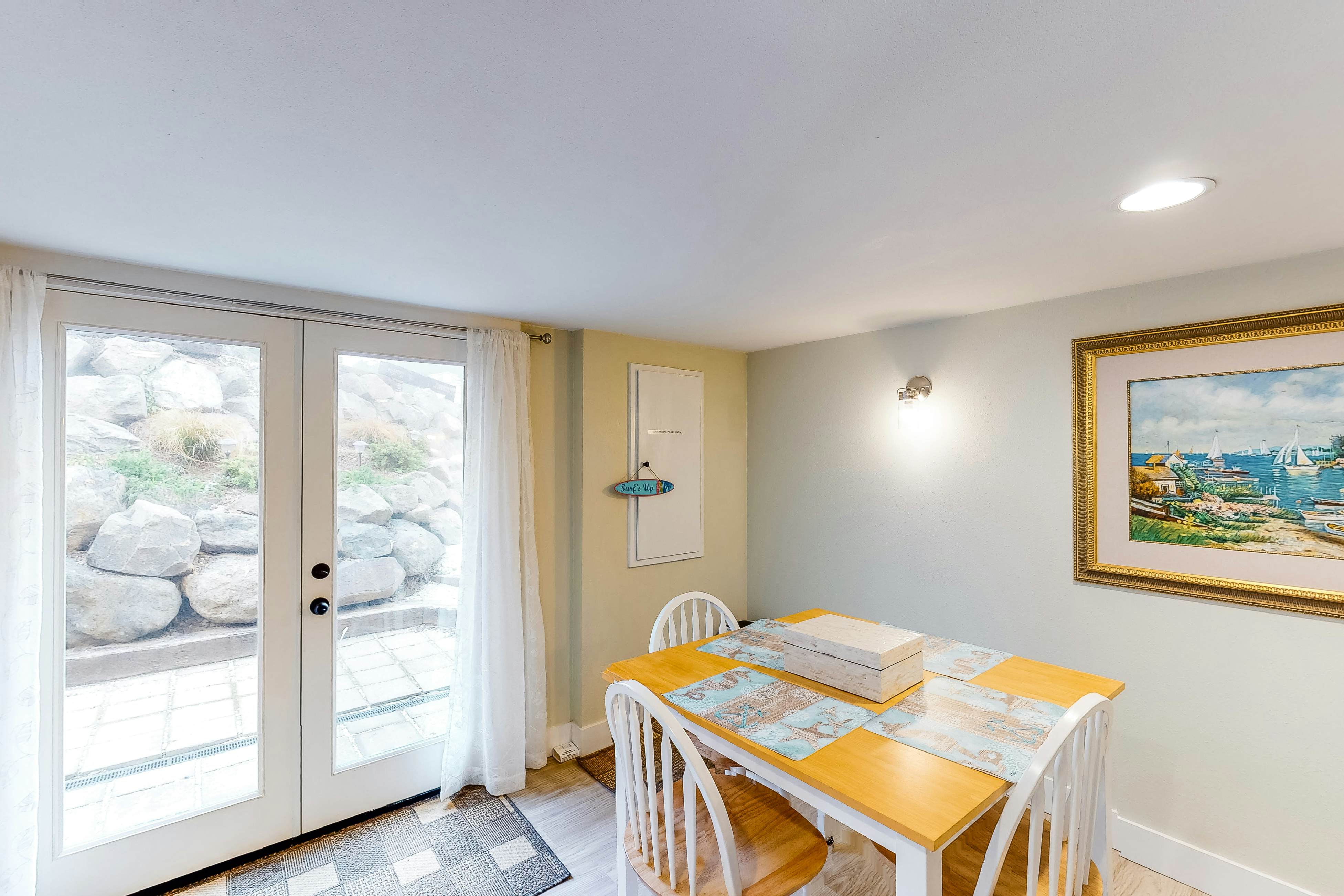 Charming, three-story getaway w/ two cozy living areas - walk to the beach