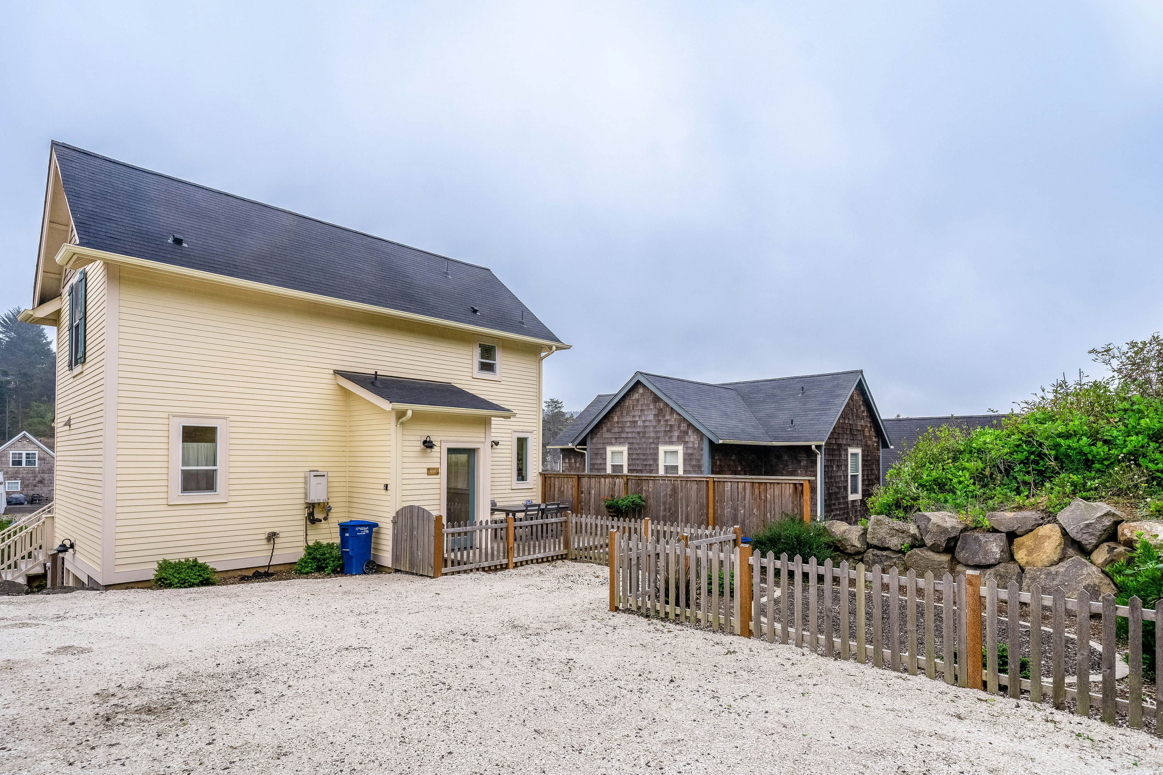 Charming, three-story getaway w/ two cozy living areas - walk to the beach