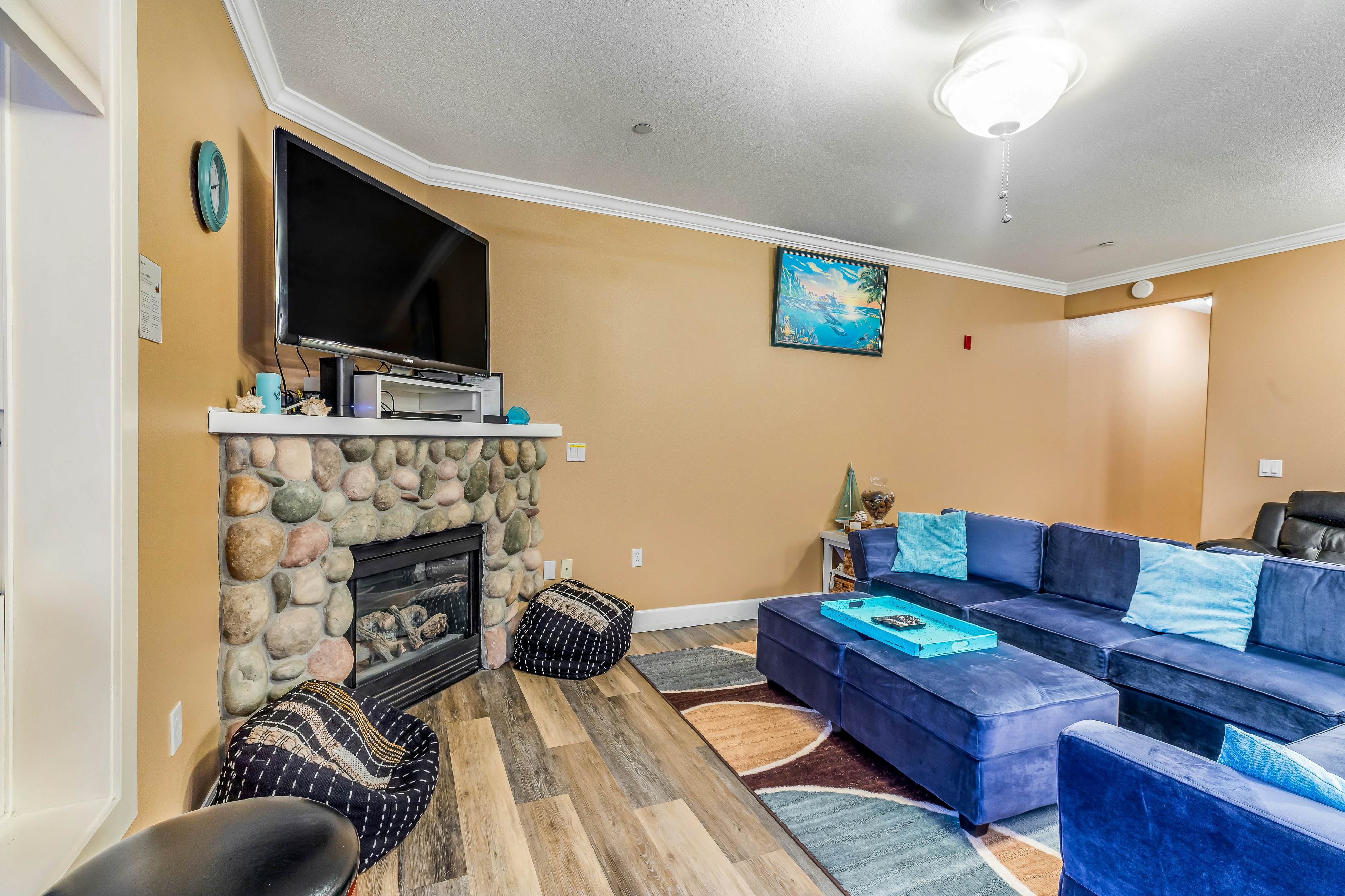 Oceanfront condo with private hot tub, ocean views, and high-speed WiFi