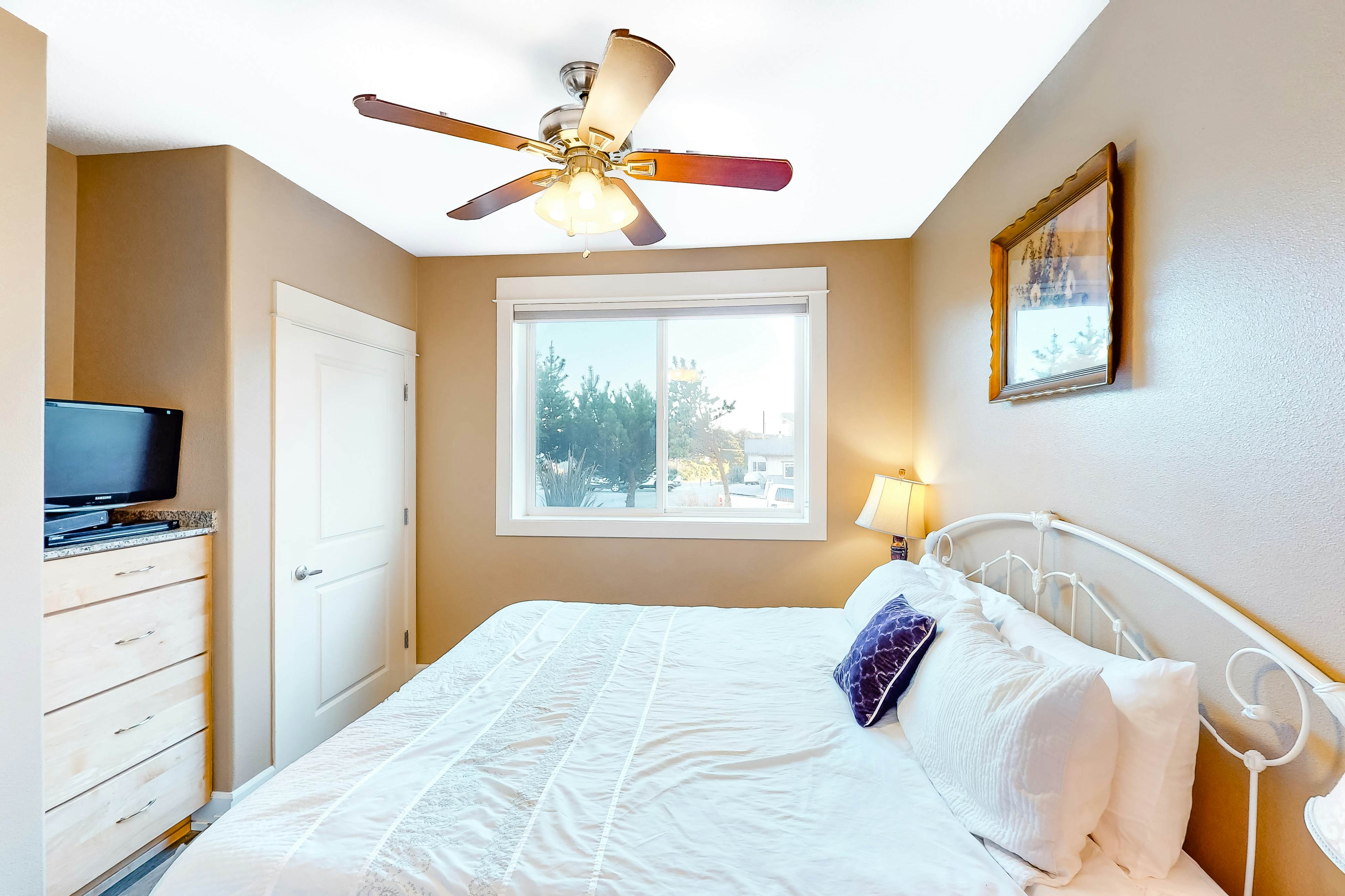 Oceanfront condo with private hot tub, ocean views, and high-speed WiFi