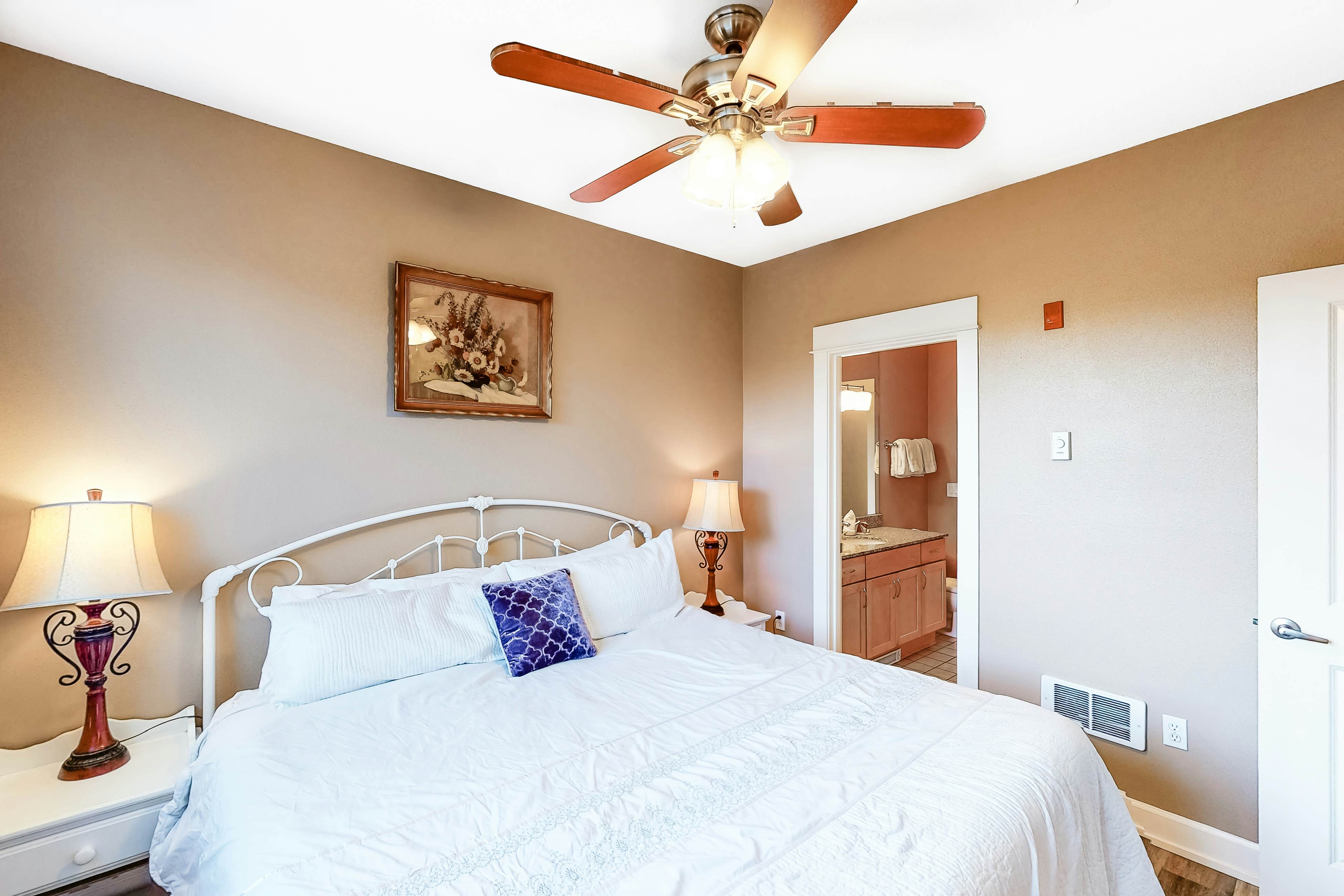 Oceanfront condo with private hot tub, ocean views, and high-speed WiFi