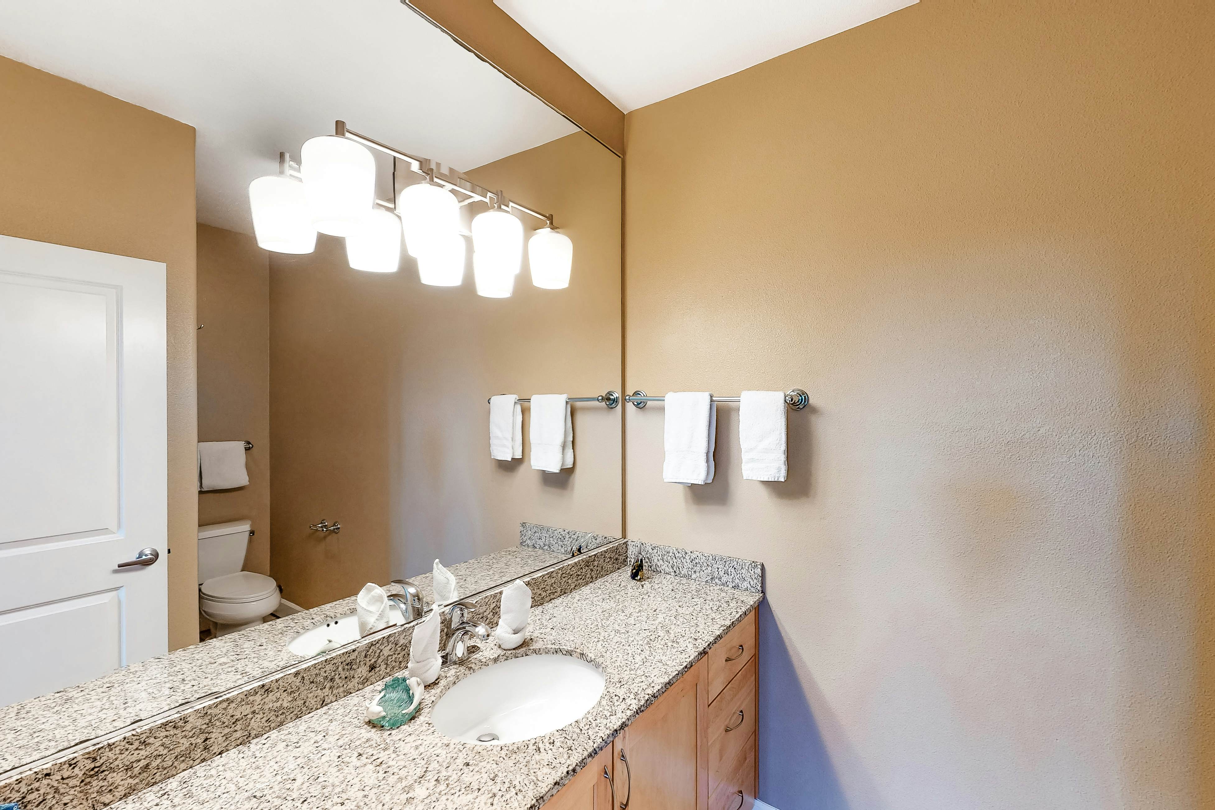 Oceanfront condo with private hot tub, ocean views, and high-speed WiFi