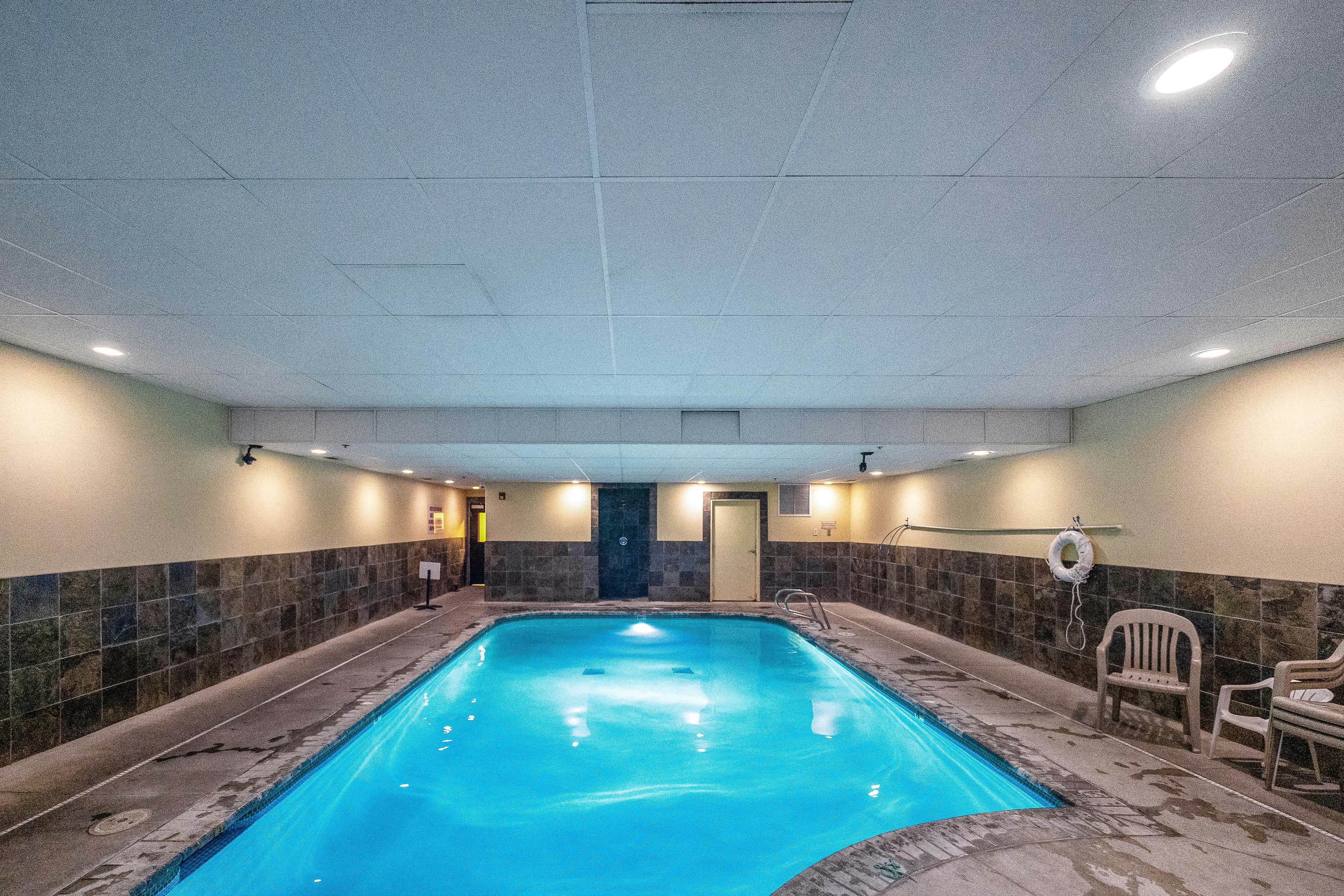 Oceanfront condo with private hot tub, ocean views, and high-speed WiFi