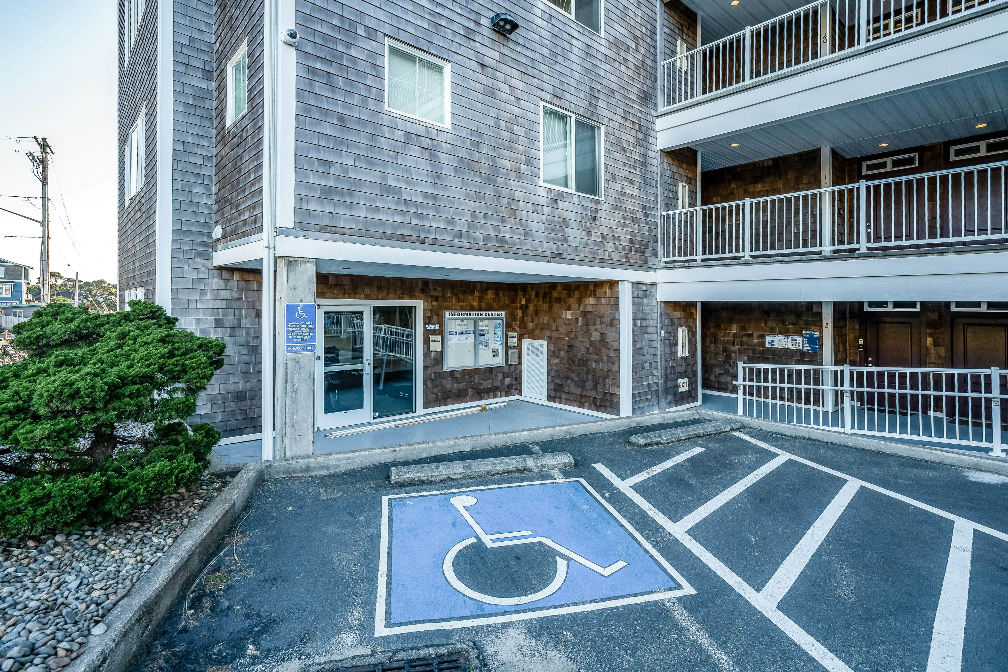 Oceanfront condo with private hot tub, ocean views, and high-speed WiFi